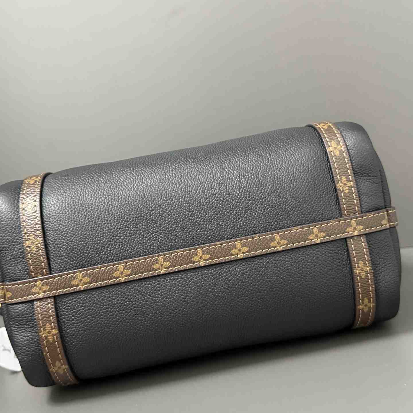 Louis Vuitton Express PM   M26039 - DesignerGu