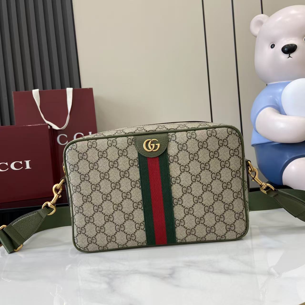 Gucci Ophidia Medium Crossbody Bag - DesignerGu