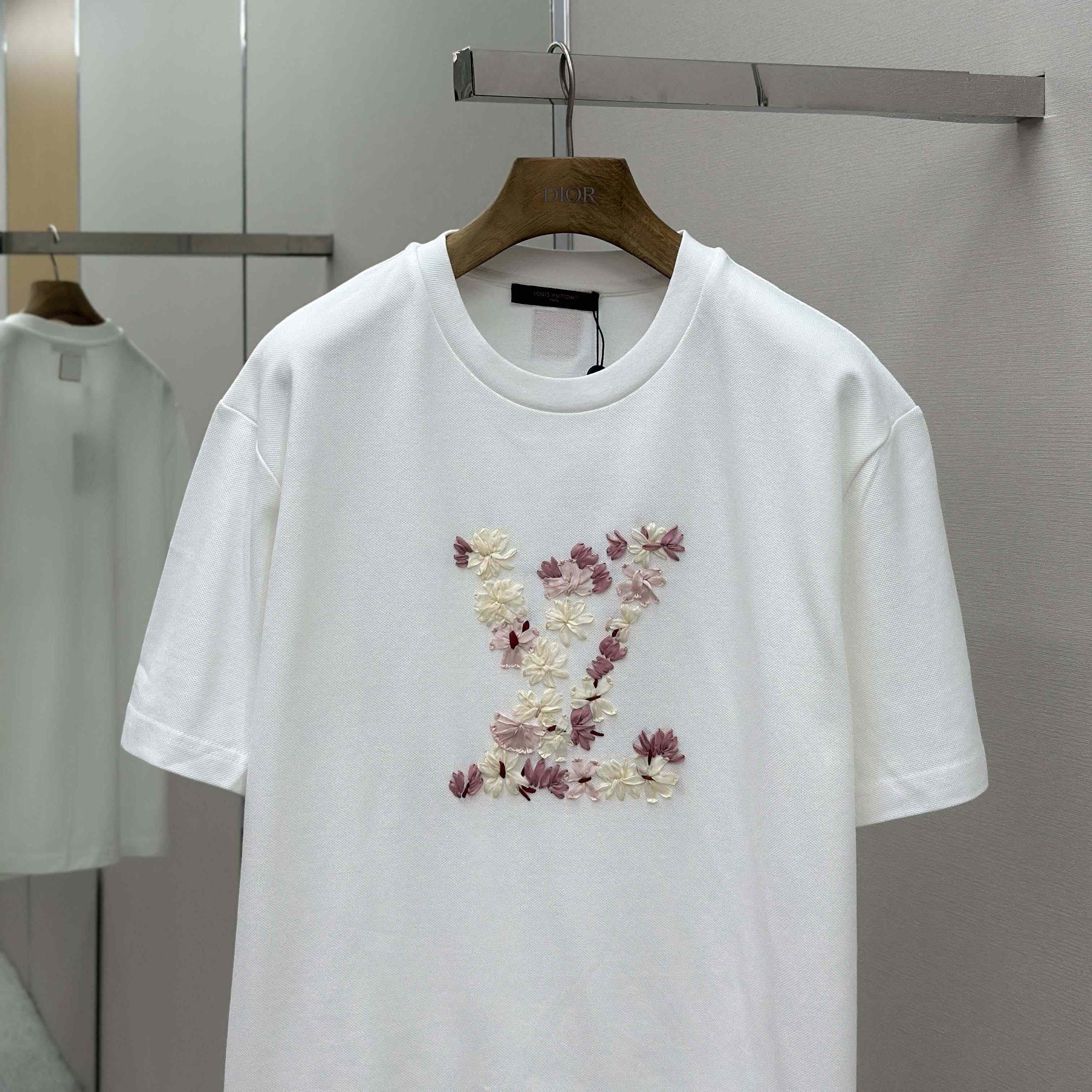 Louis Vuitton Embroidered T-Shirt   1AIMKH - DesignerGu