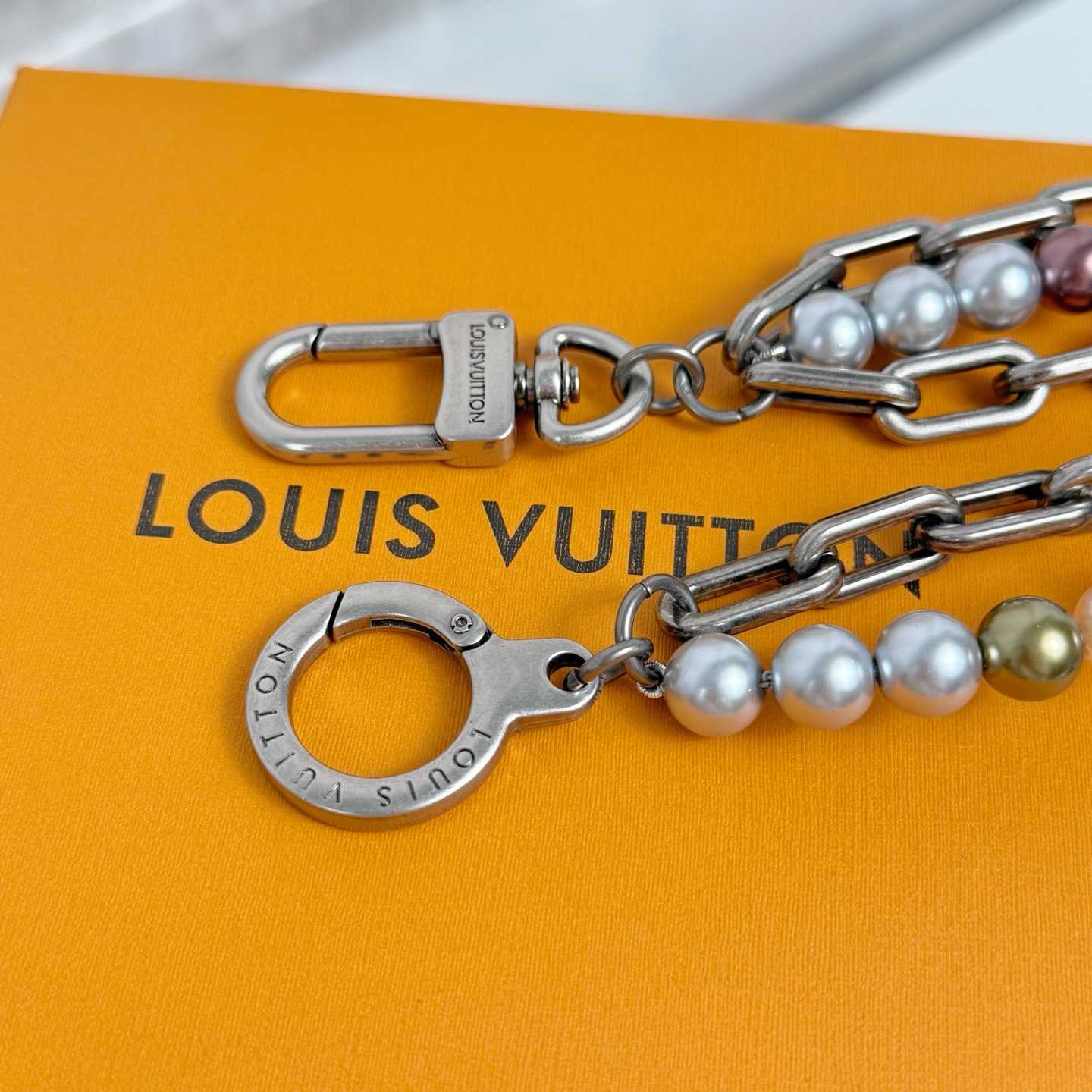 Louis Vuitton Pearls Chain Belt and Bag Charm   M02293 - DesignerGu