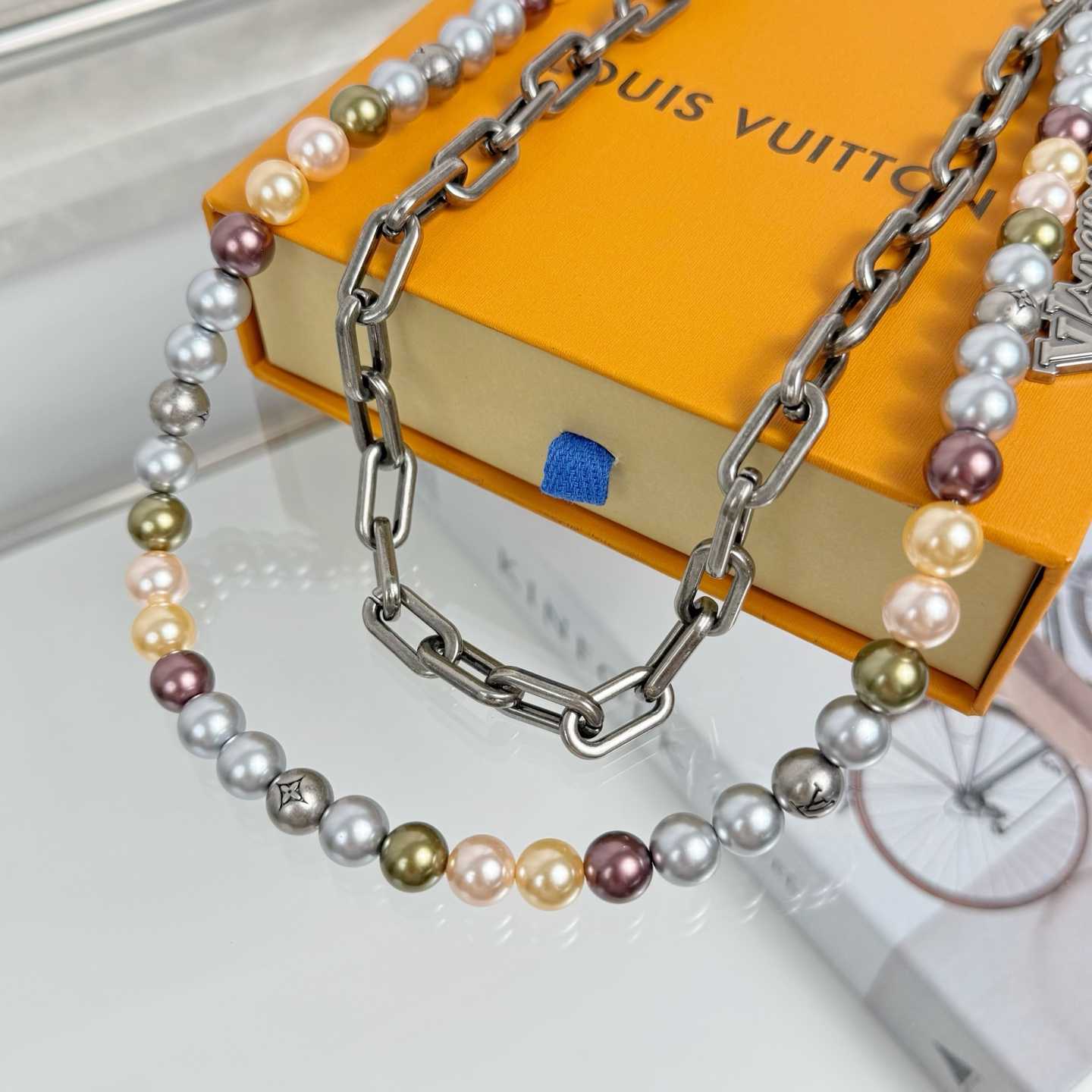 Louis Vuitton Pearls Chain Belt and Bag Charm   M02293 - DesignerGu
