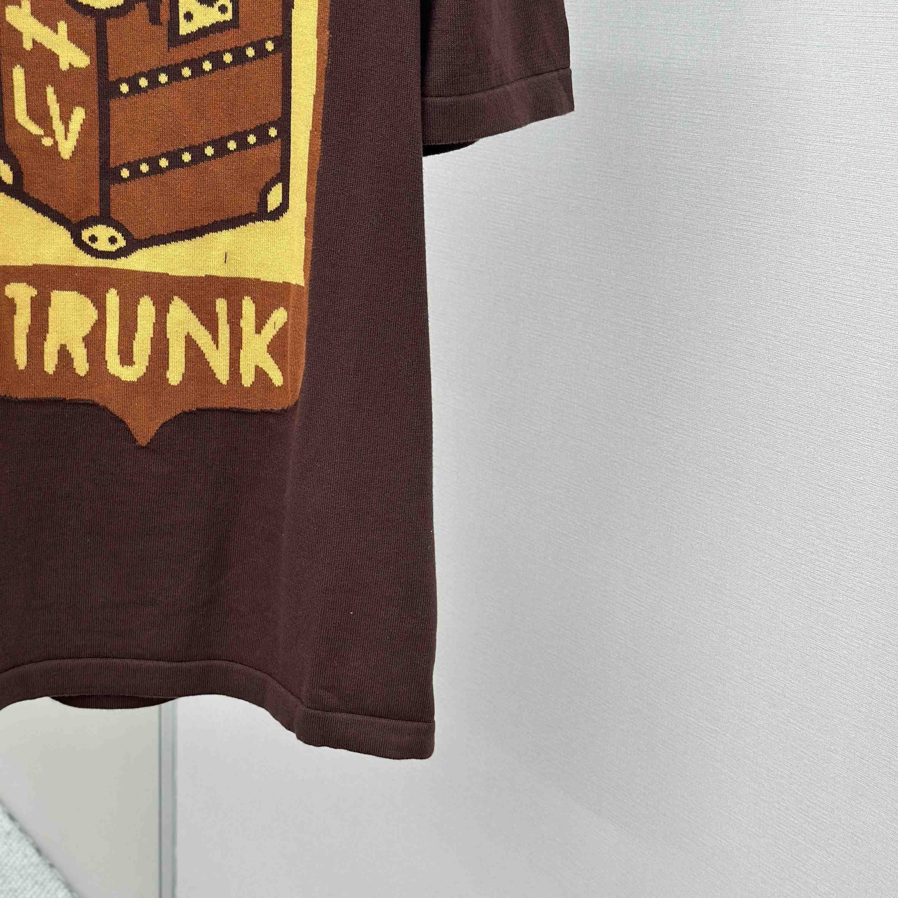 Louis Vuitton Graphic Short-Sleeved Crewneck    1AFIX1 - DesignerGu