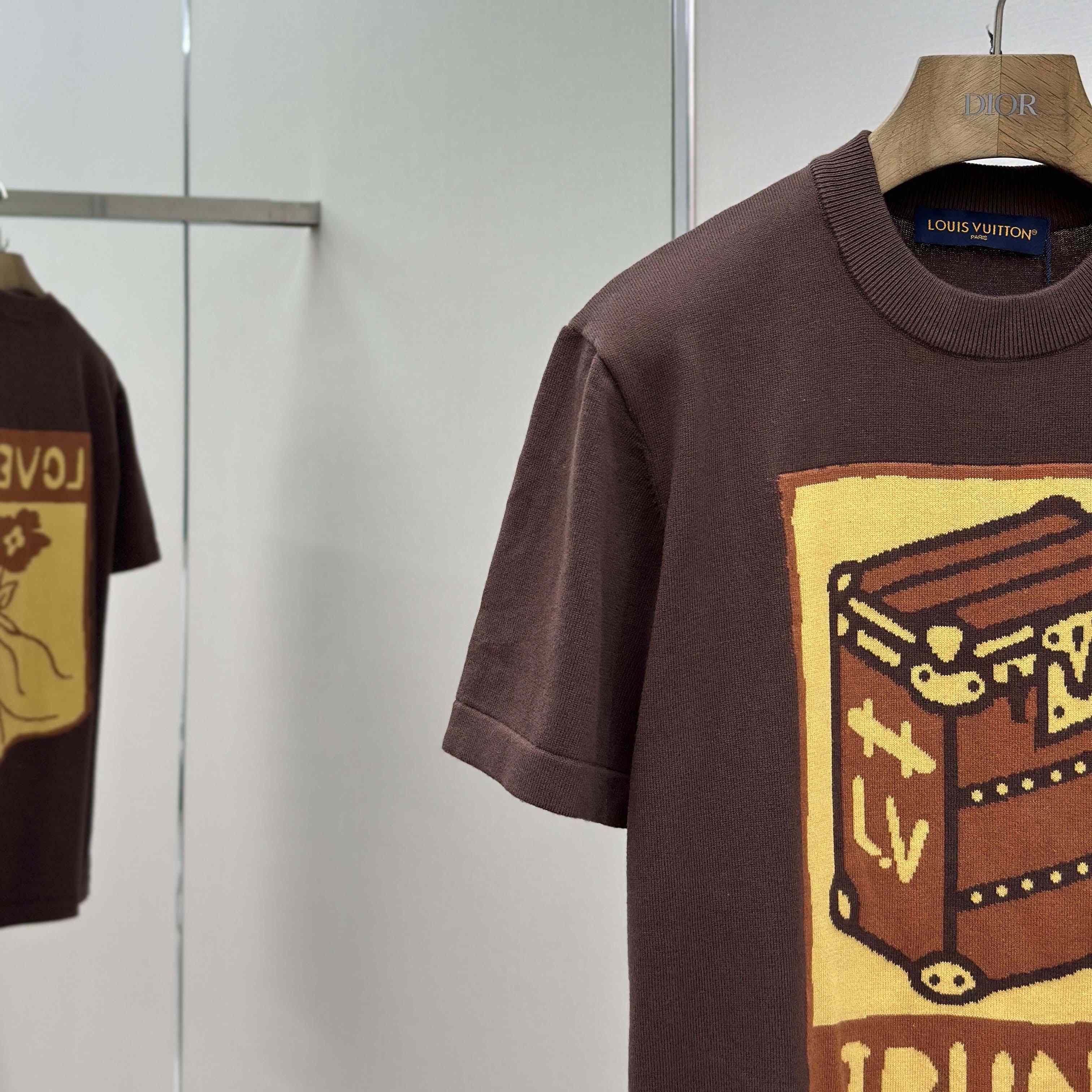 Louis Vuitton Graphic Short-Sleeved Crewneck    1AFIX1 - DesignerGu