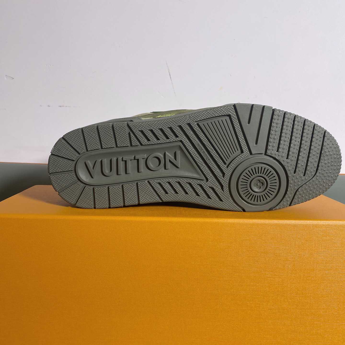 Louis Vuitton LV Trainer Outdoor Sneaker      1AHTG6 - DesignerGu