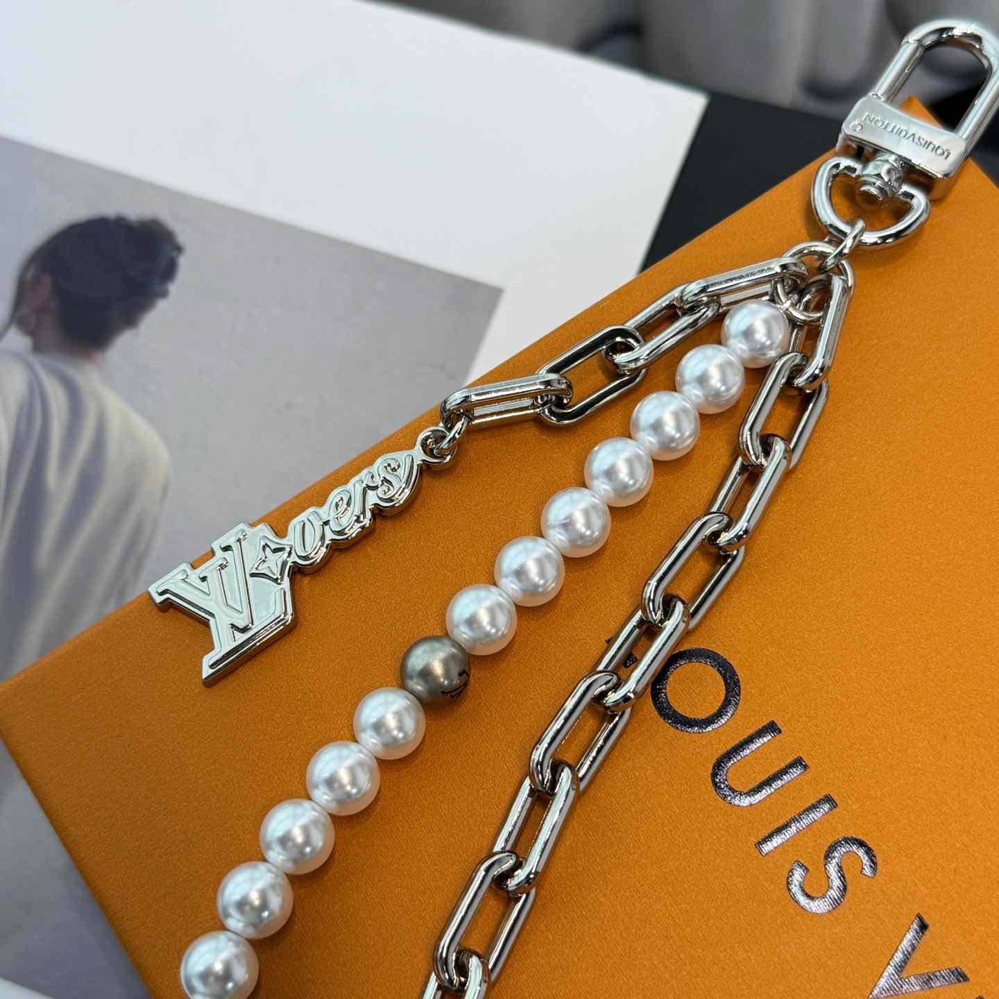 Louis Vuitton Pearls Mini Chain Belt   M03024 - DesignerGu