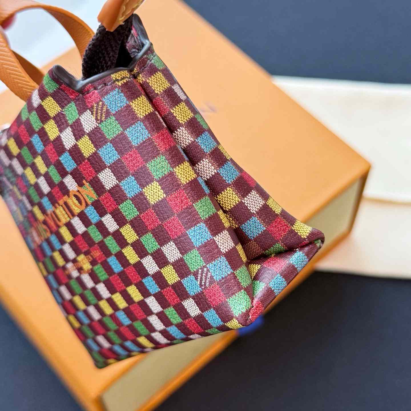 Louis Vuitton LV Mini Shopper Bag Charm    - DesignerGu