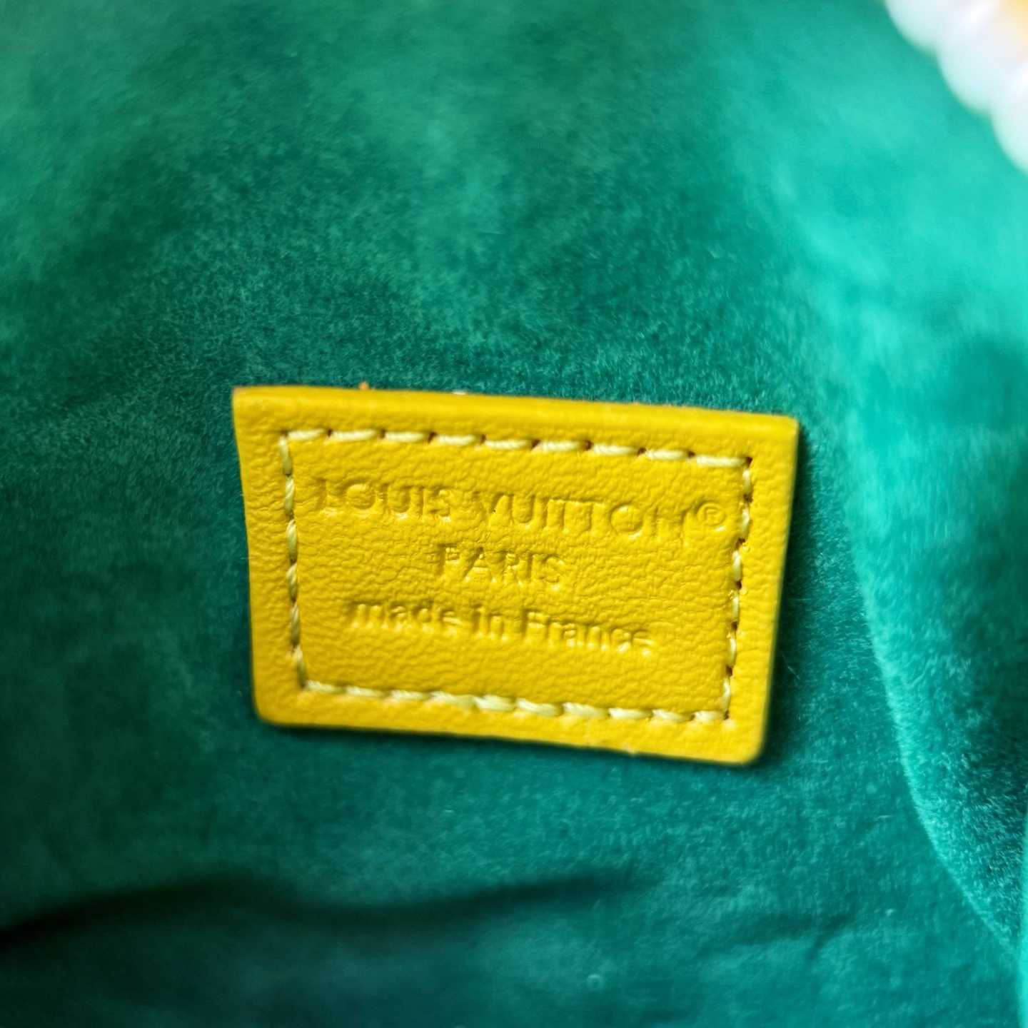 Louis Vuitton LV Mini Shopper Bag Charm    - DesignerGu