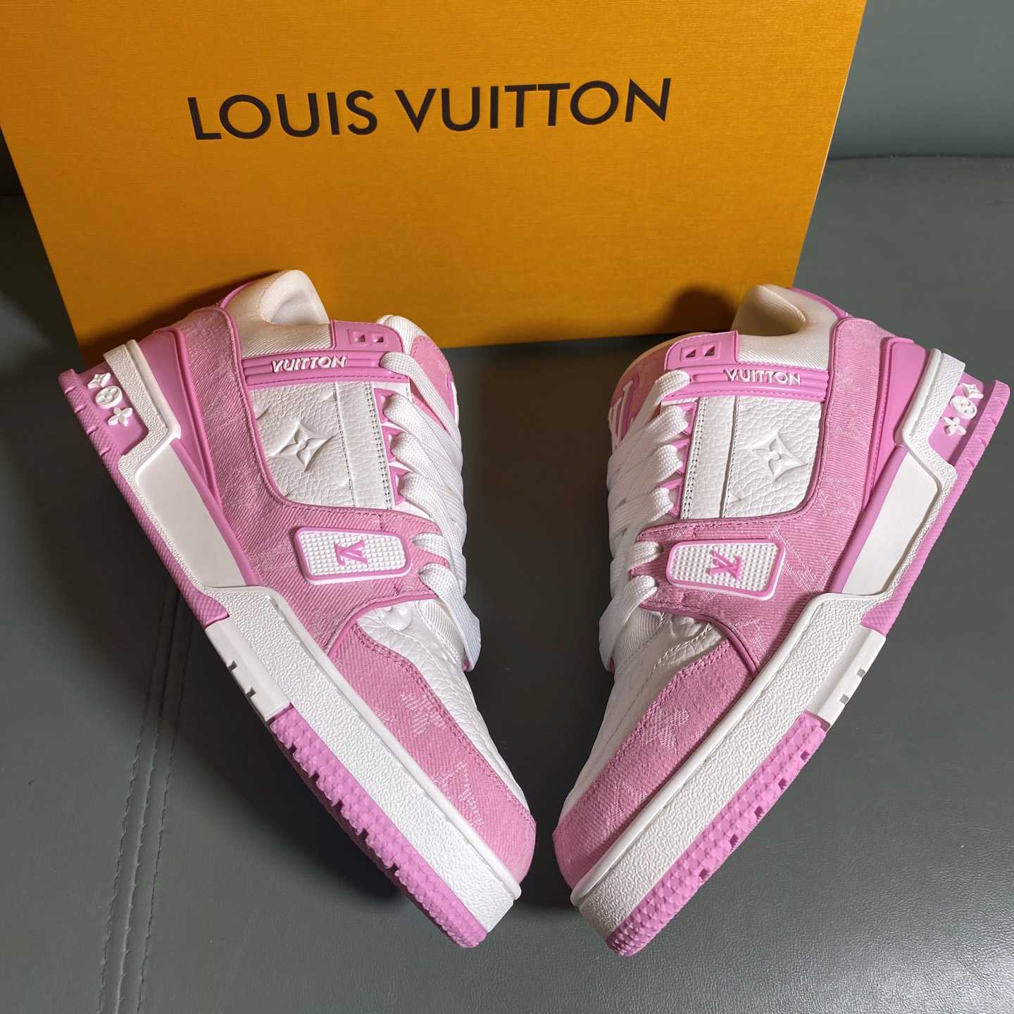 Louis Vuitton LV Trainer Sneaker      1AIKOM - DesignerGu