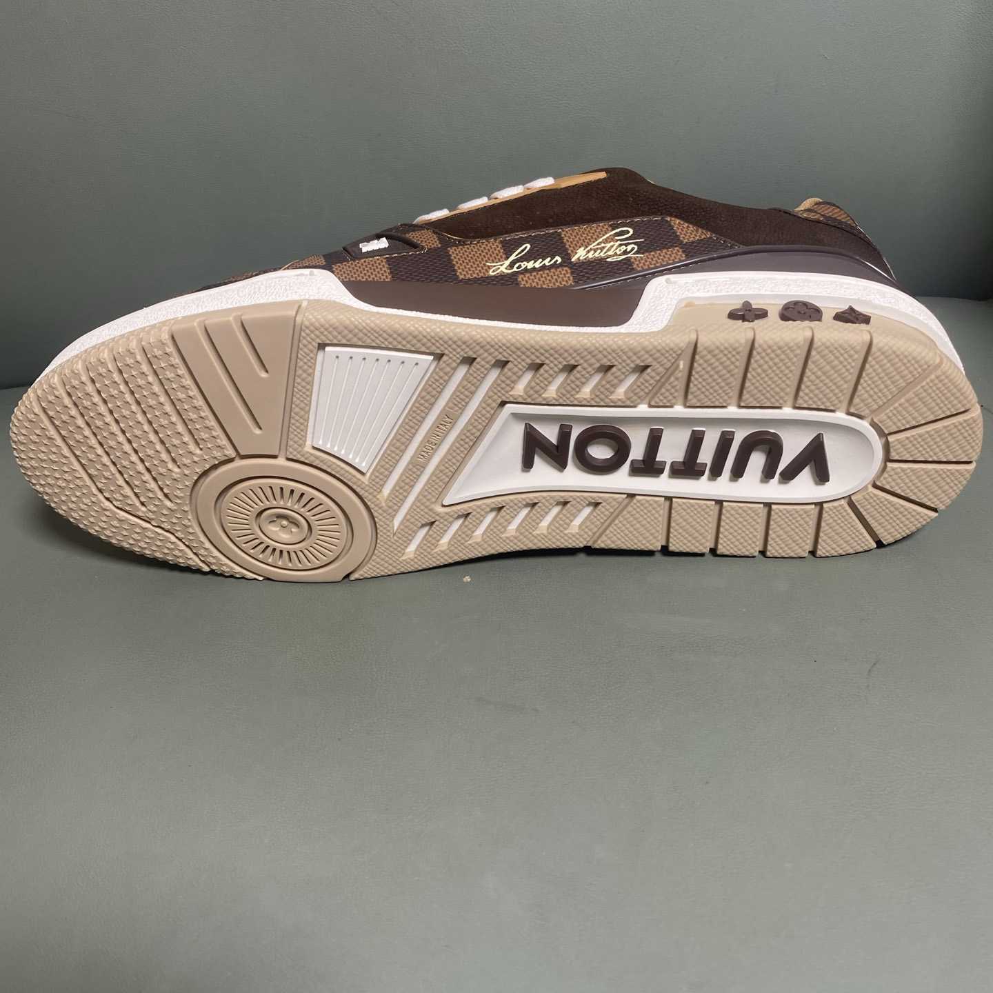 Louis Vuitton LV Trainer Sneaker     1AIN14 - DesignerGu