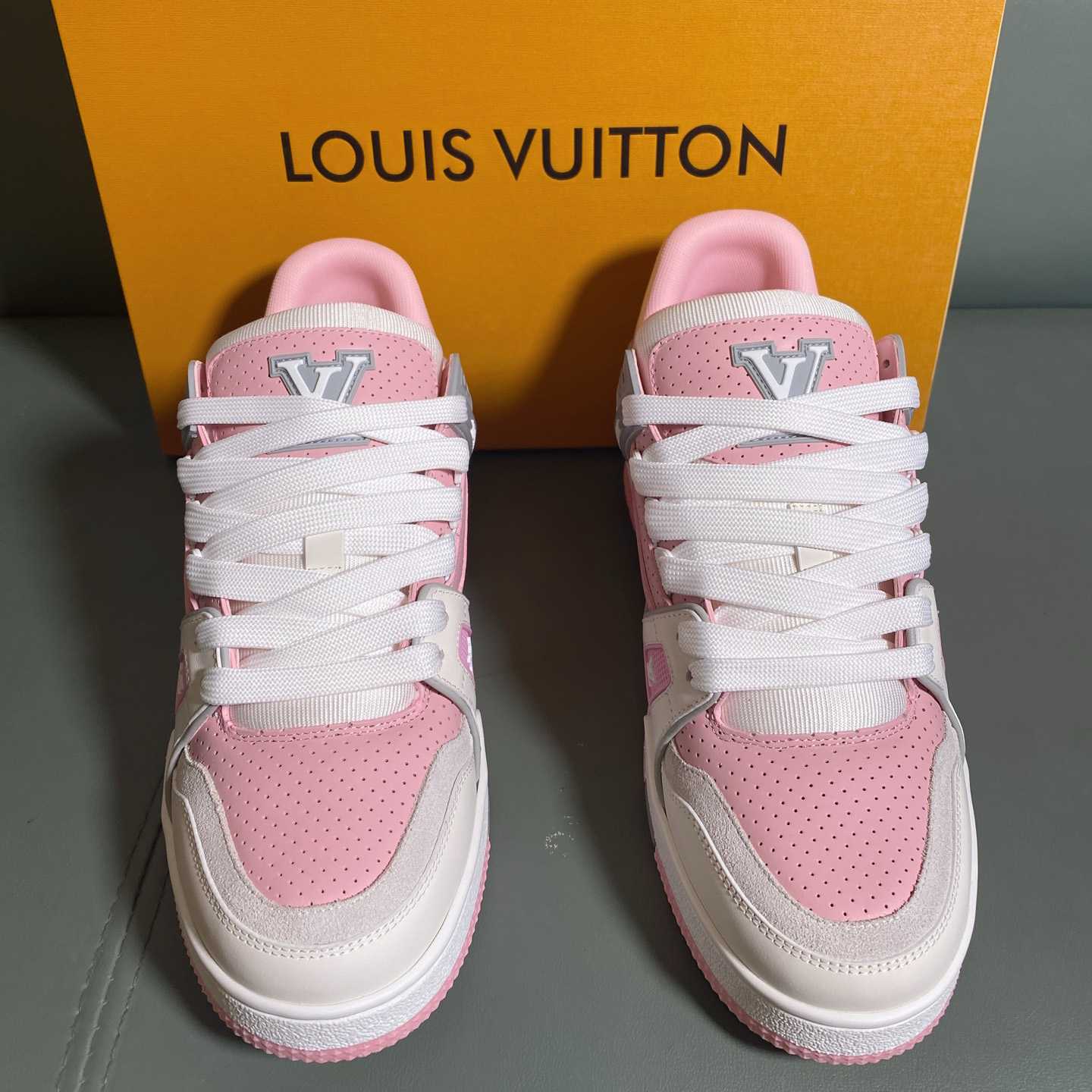 Louis Vuitton LV Trainer Sneaker      1AHTF5 - DesignerGu