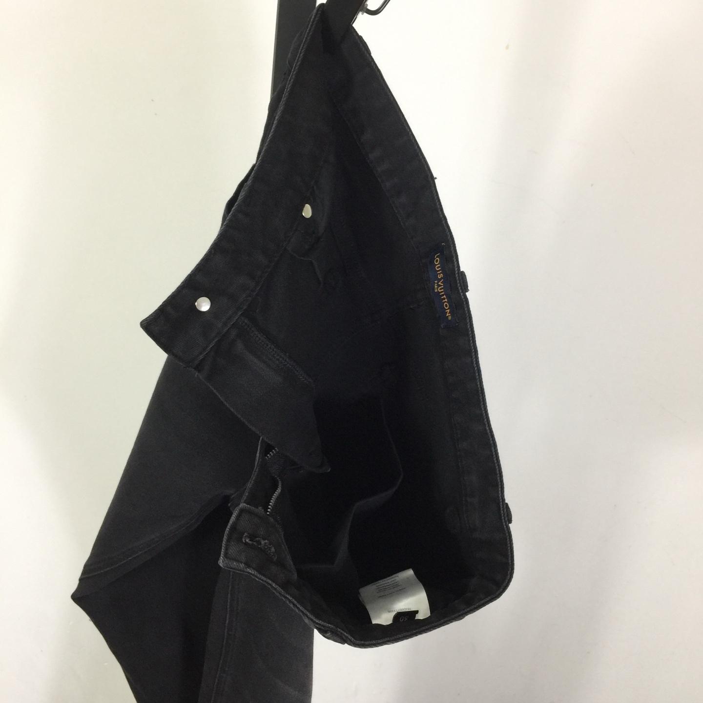 Louis Vuitton Jeans - DesignerGu