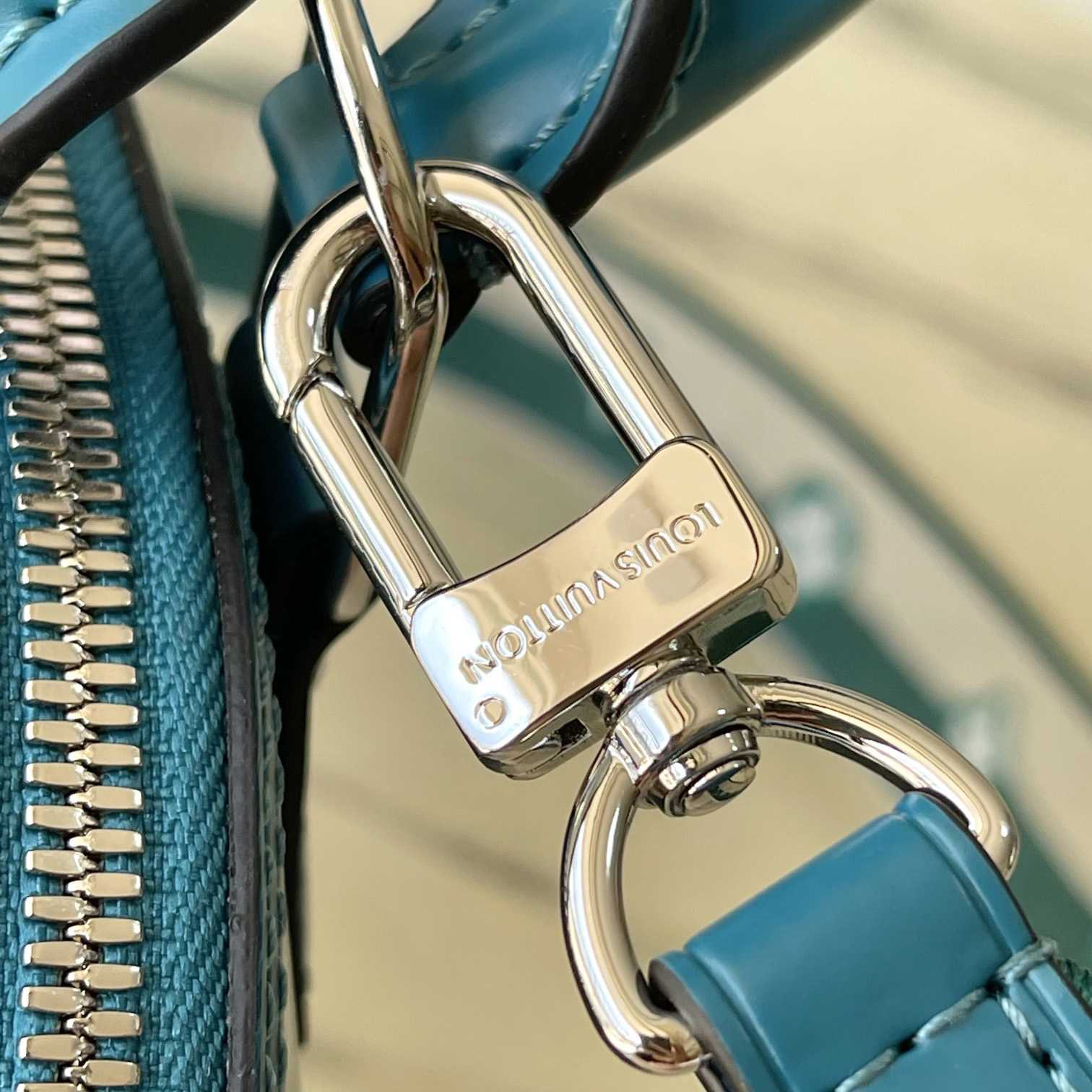 Louis Vuitton  Alma BB Handbag(23.5-17.5-11.5cm)   M20609 - DesignerGu