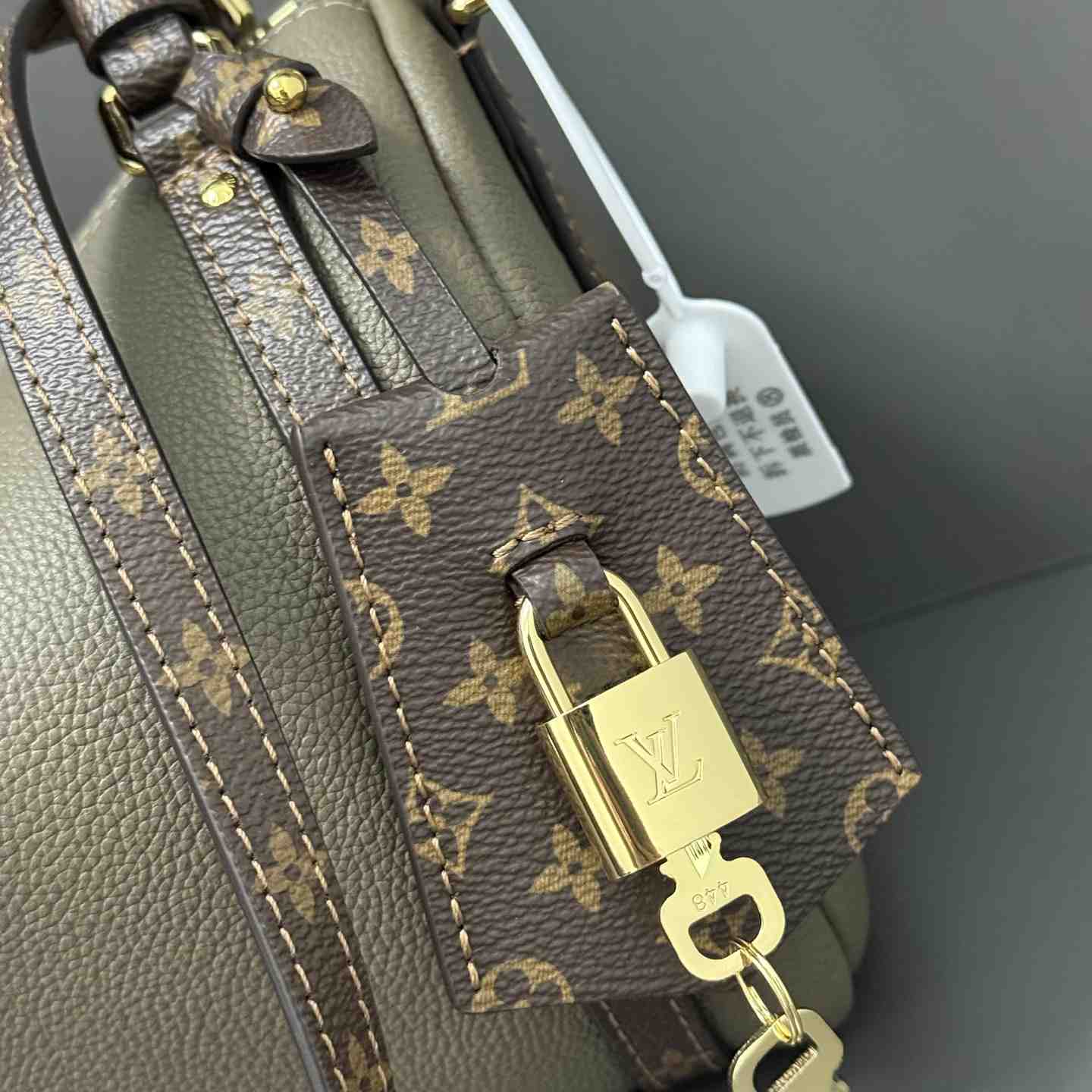 Louis Vuitton Express PM   M26360 - DesignerGu