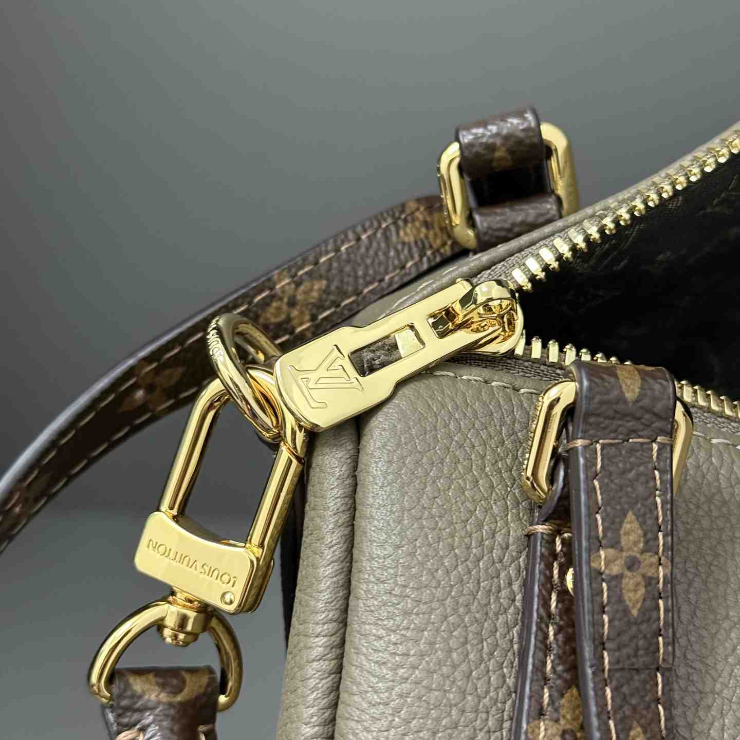 Louis Vuitton Express PM   M26360 - DesignerGu