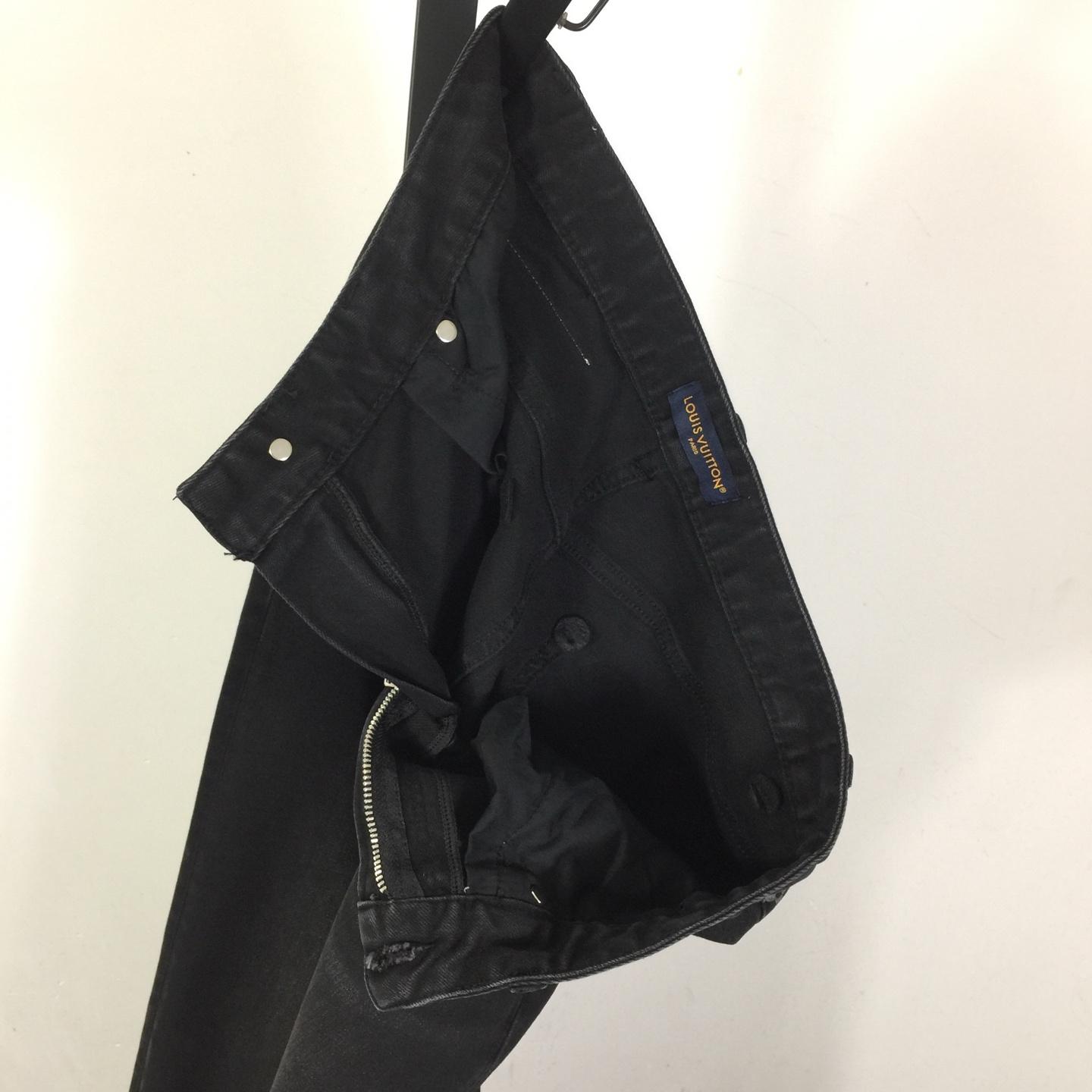 Louis Vuitton Jeans - DesignerGu
