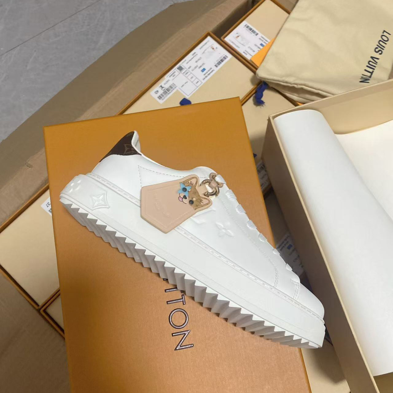 Louis Vuitton Time Out Sneaker   1AGUX5 - DesignerGu