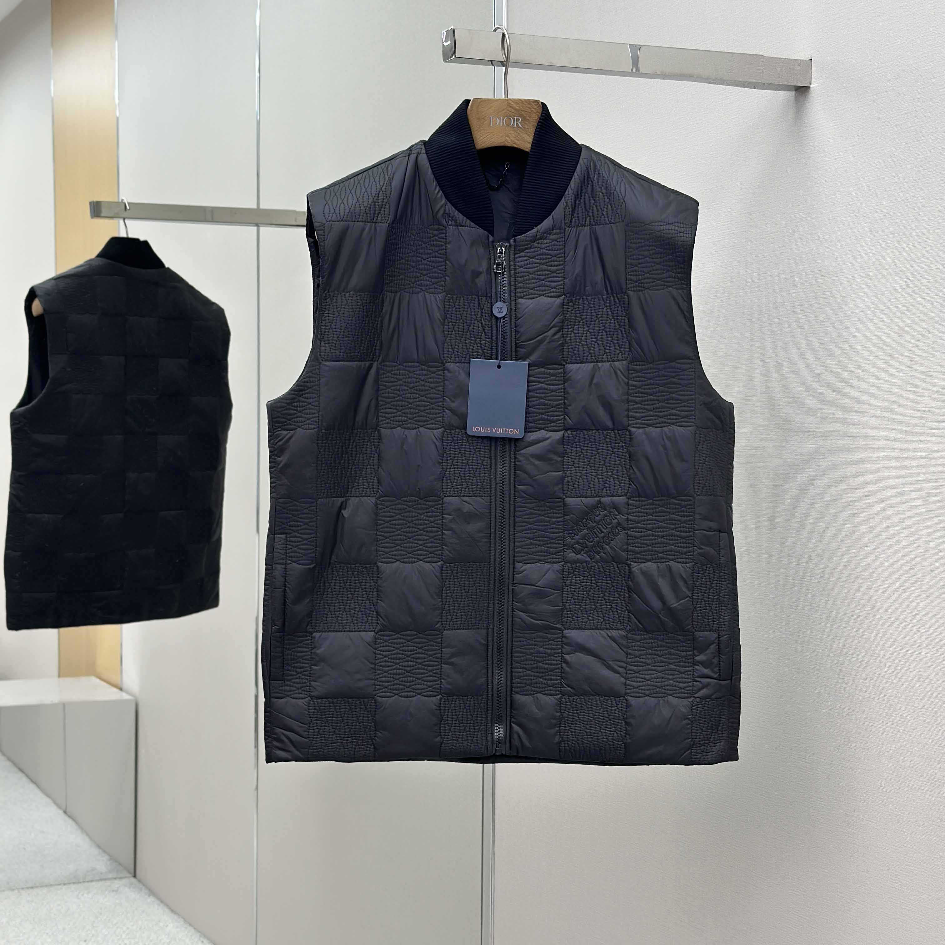 Louis Vuitton Damier Quilted Nylon Gilet - DesignerGu