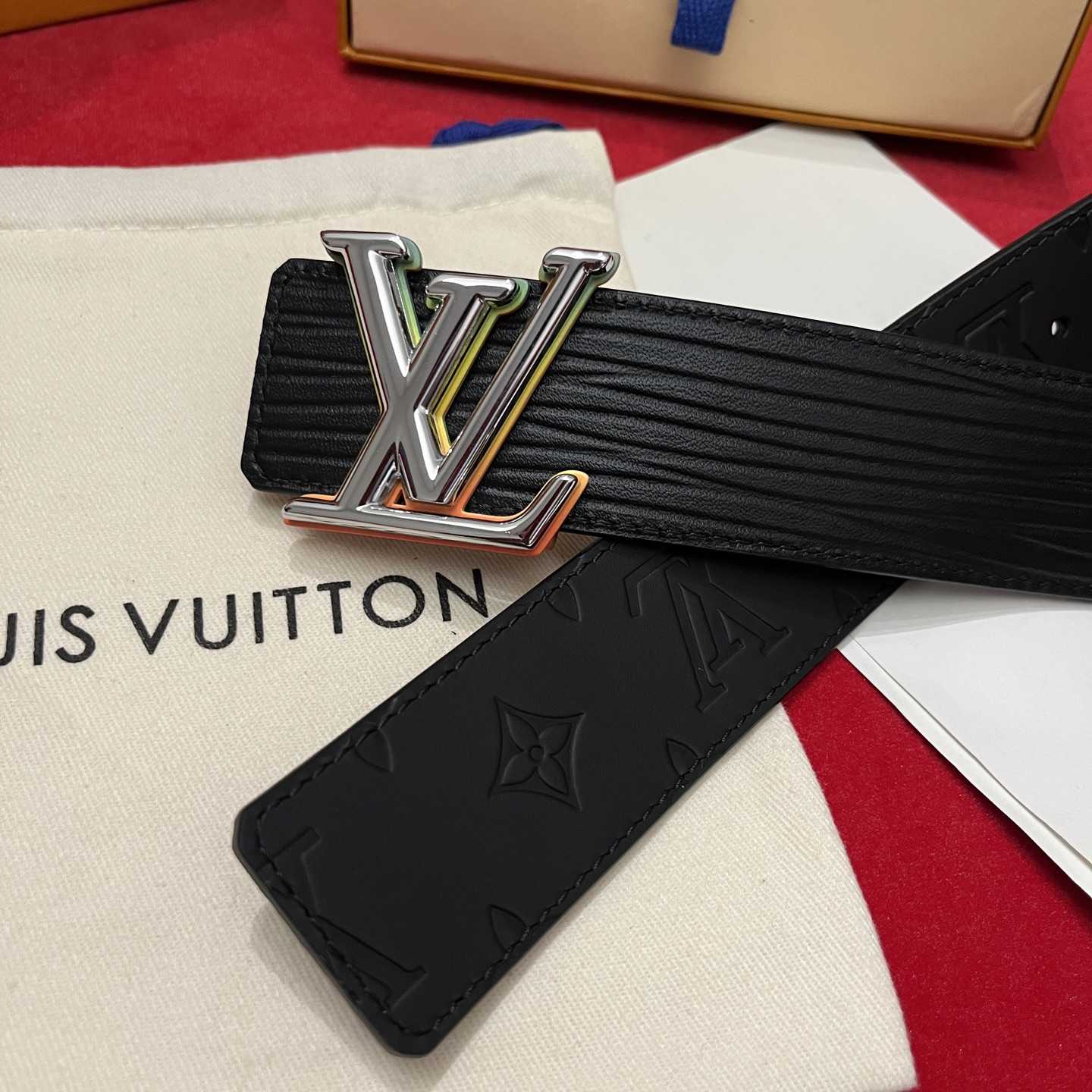 Louis Vuitton Reversible Belt  4cm - DesignerGu