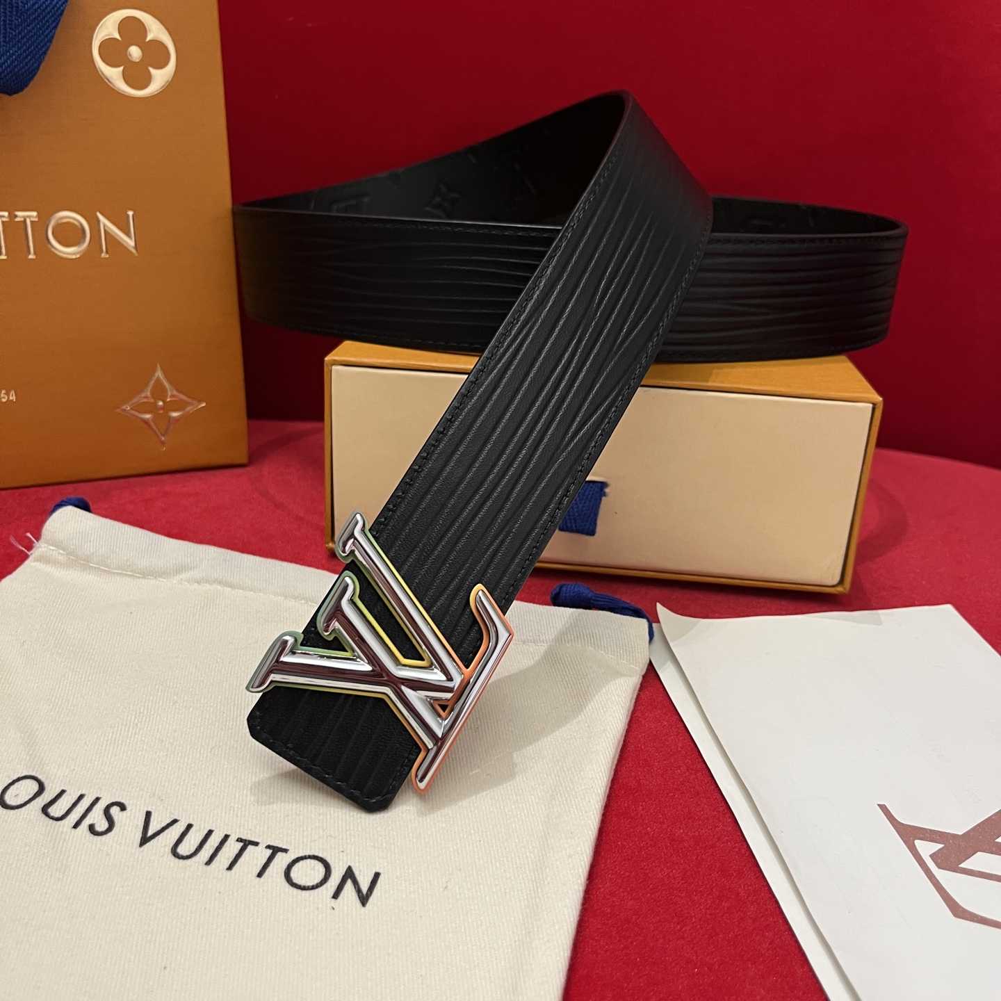 Louis Vuitton Reversible Belt  4cm - DesignerGu