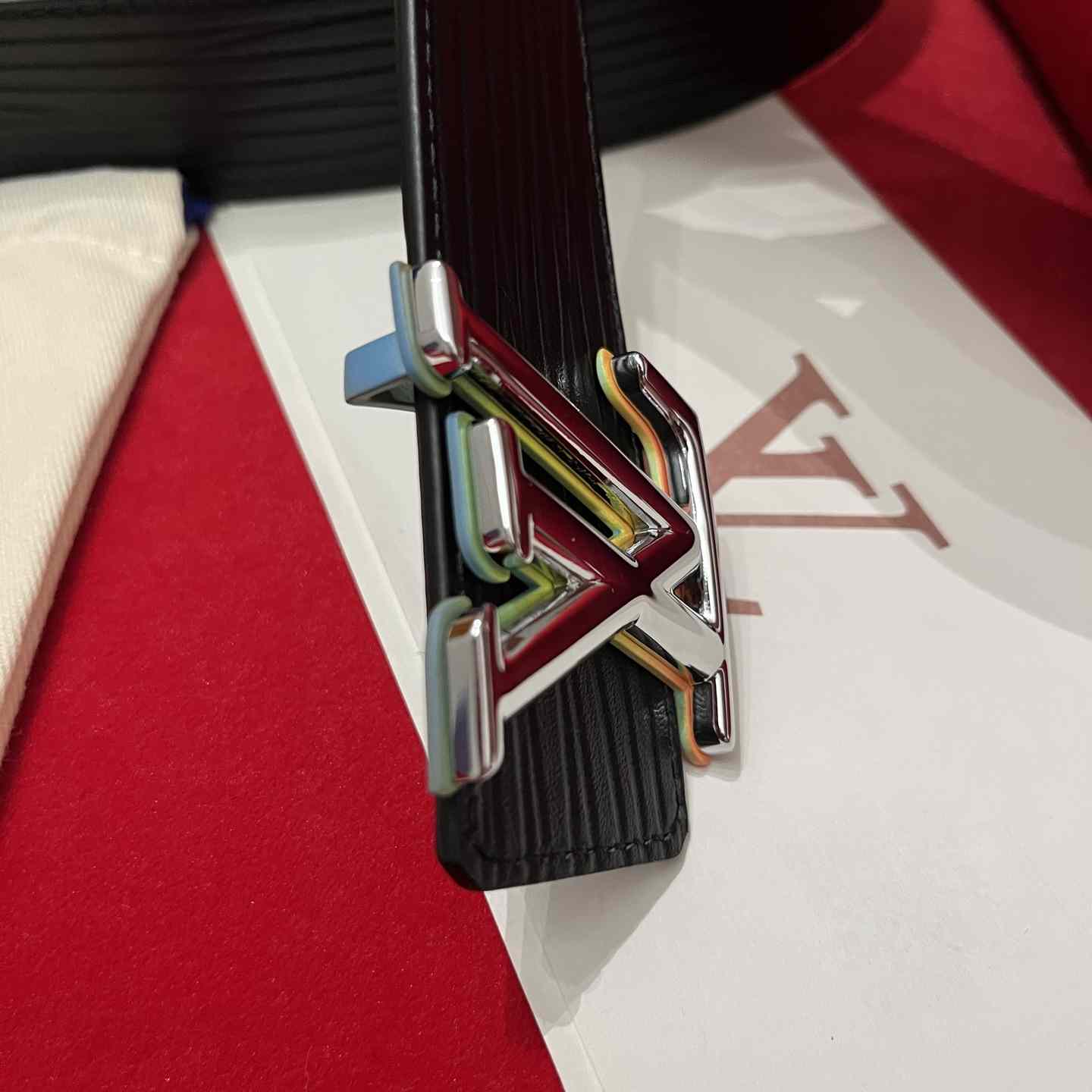 Louis Vuitton Reversible Belt  4cm - DesignerGu