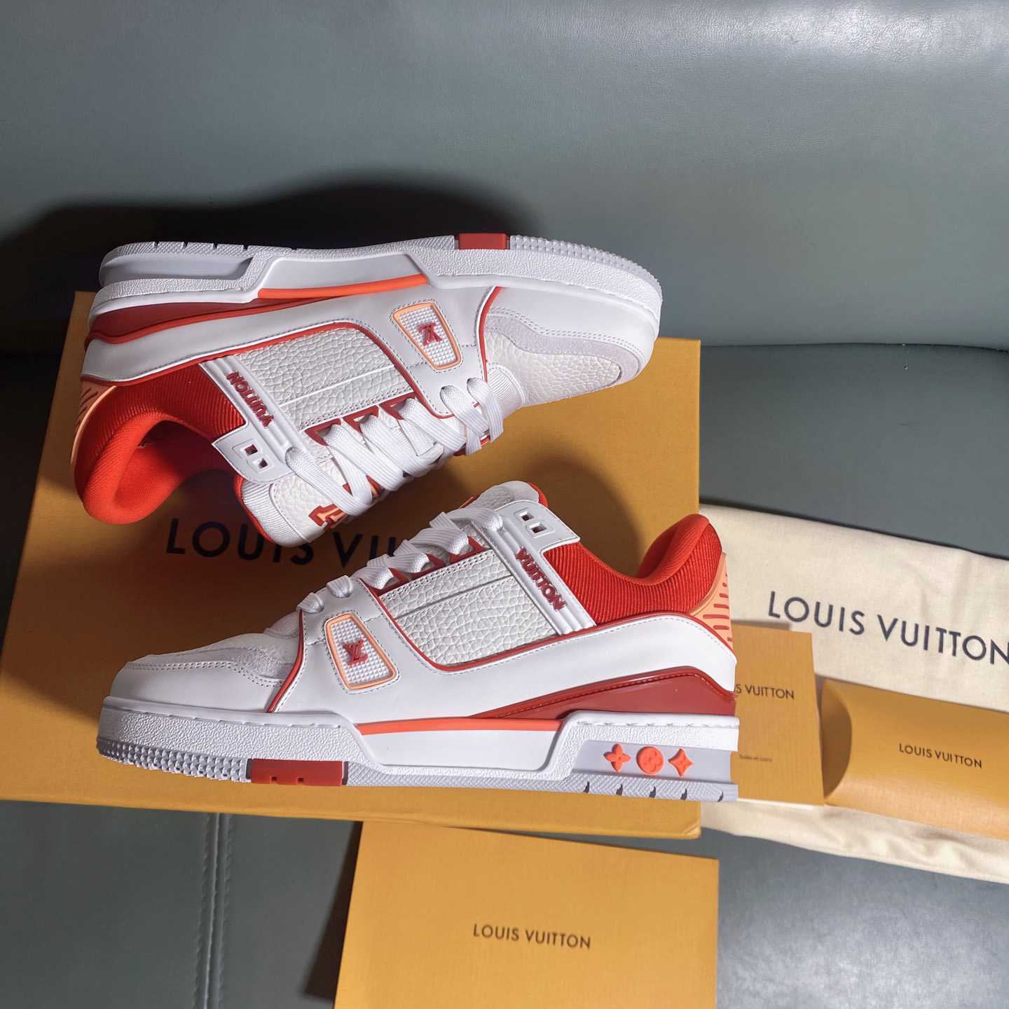 Louis Vuitton LV Trainer Sneaker      1AIIZM - DesignerGu