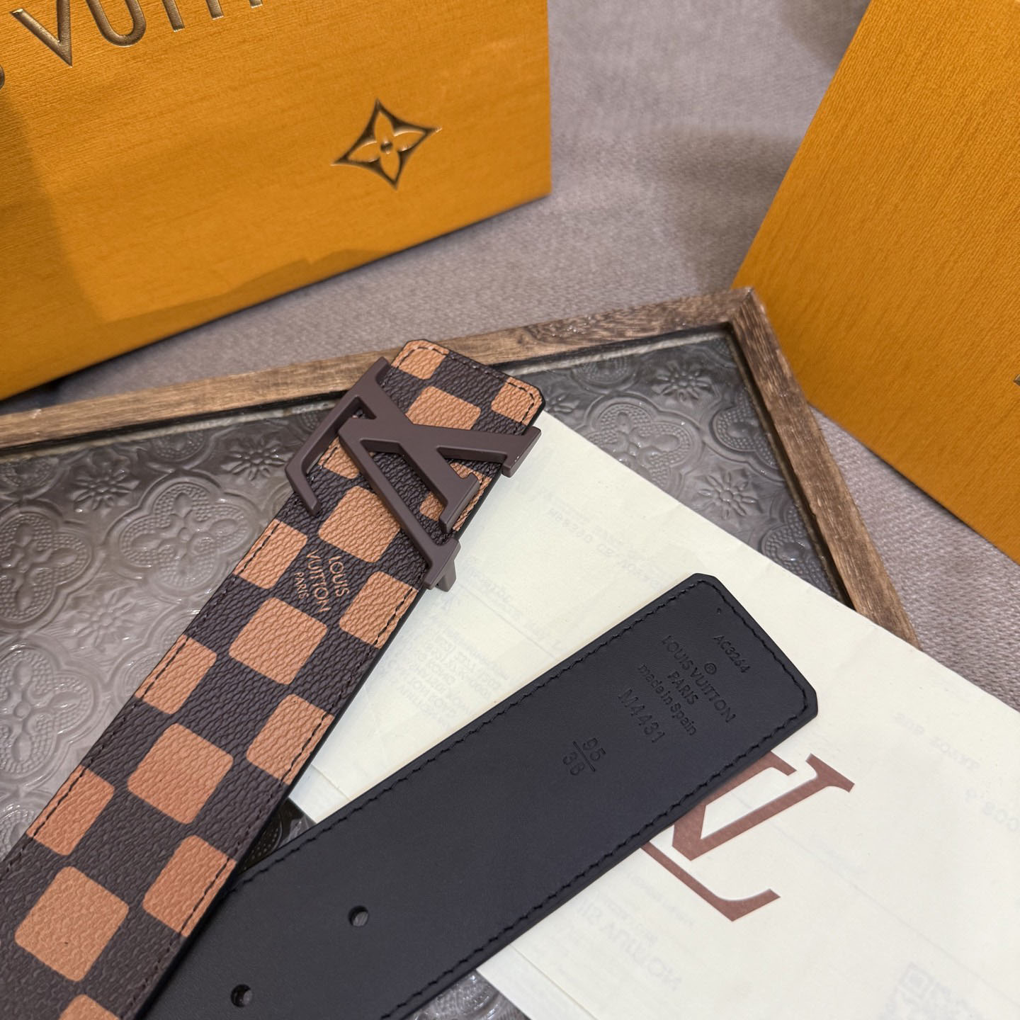 Louis Vuitton 40mm Reversible Belt  - DesignerGu