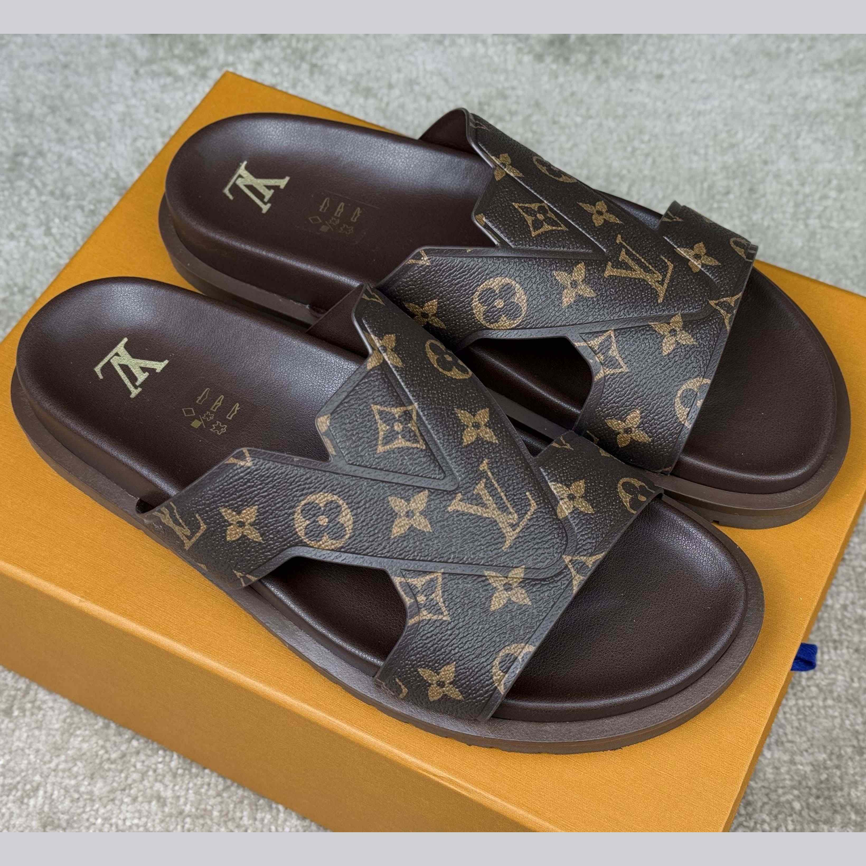Louis Vuitton LV Oasis Mule    - DesignerGu