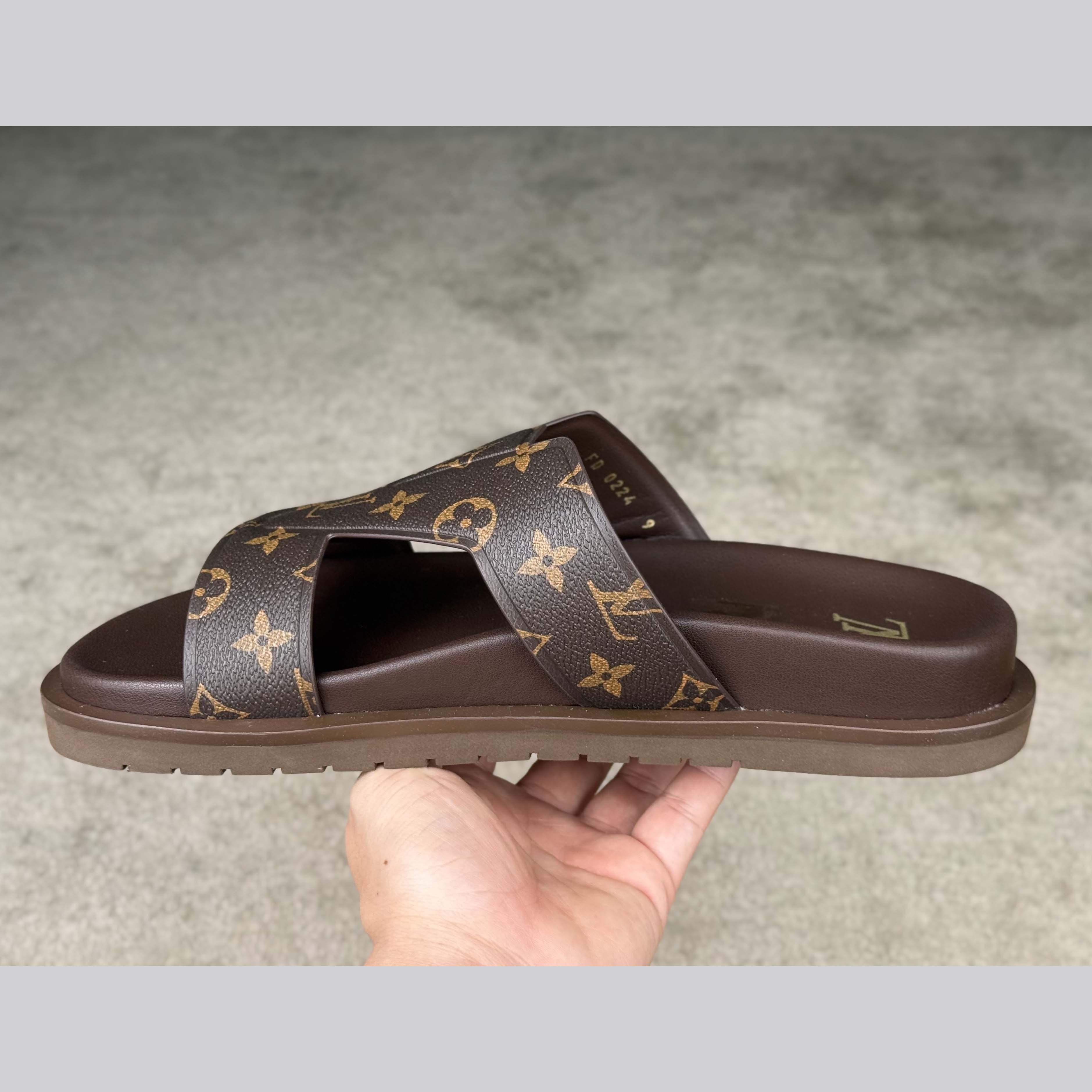 Louis Vuitton LV Oasis Mule    - DesignerGu