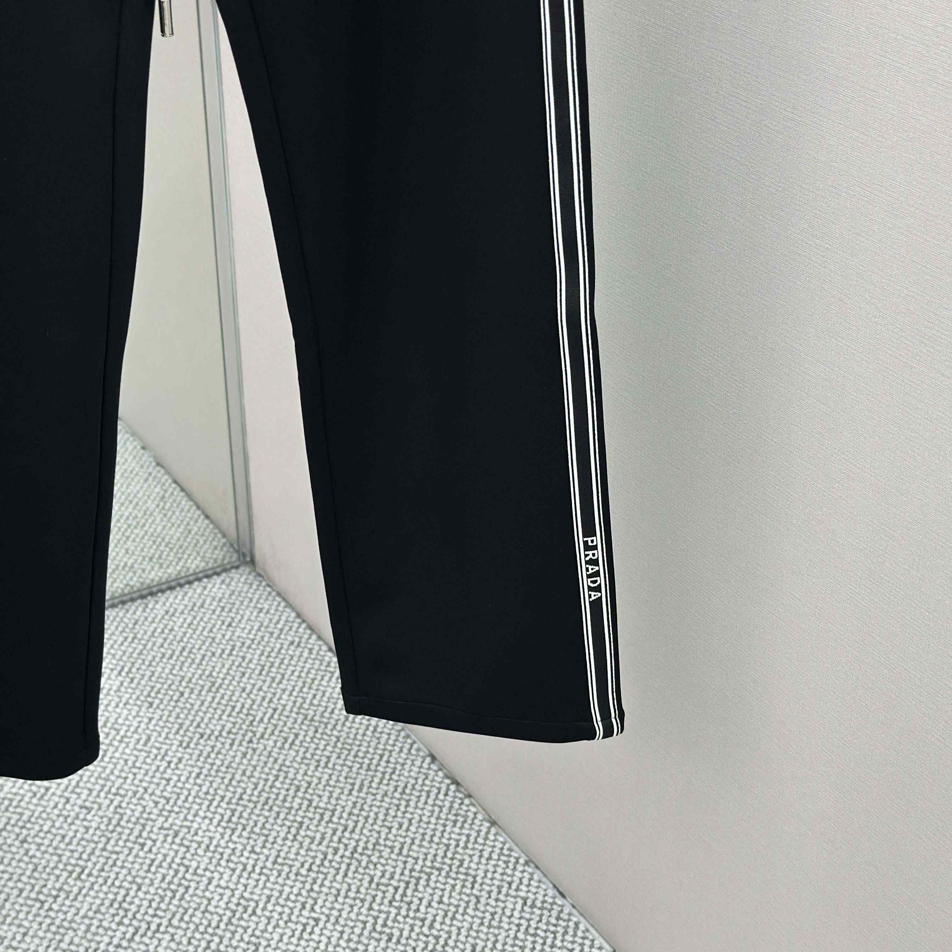 Prada Black Cotton Pants - DesignerGu