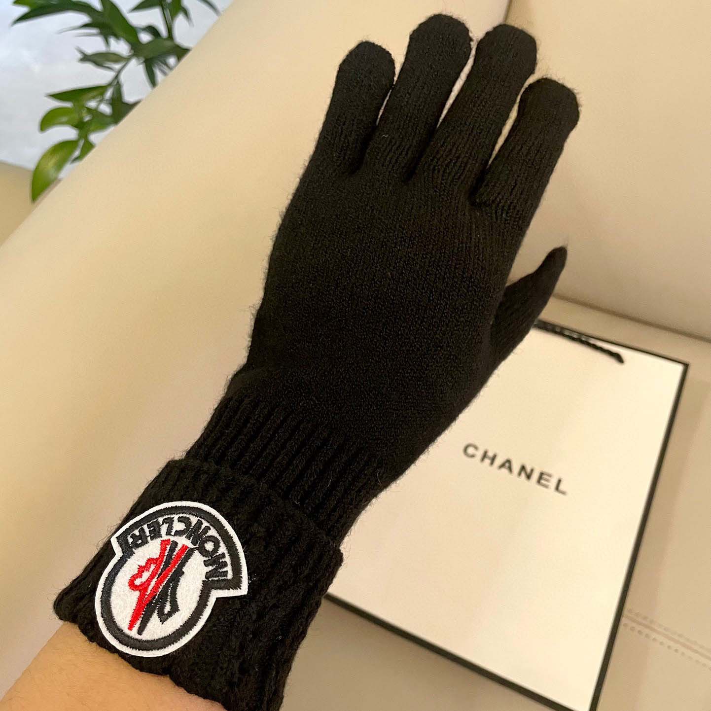 Moncler Gloves  - DesignerGu