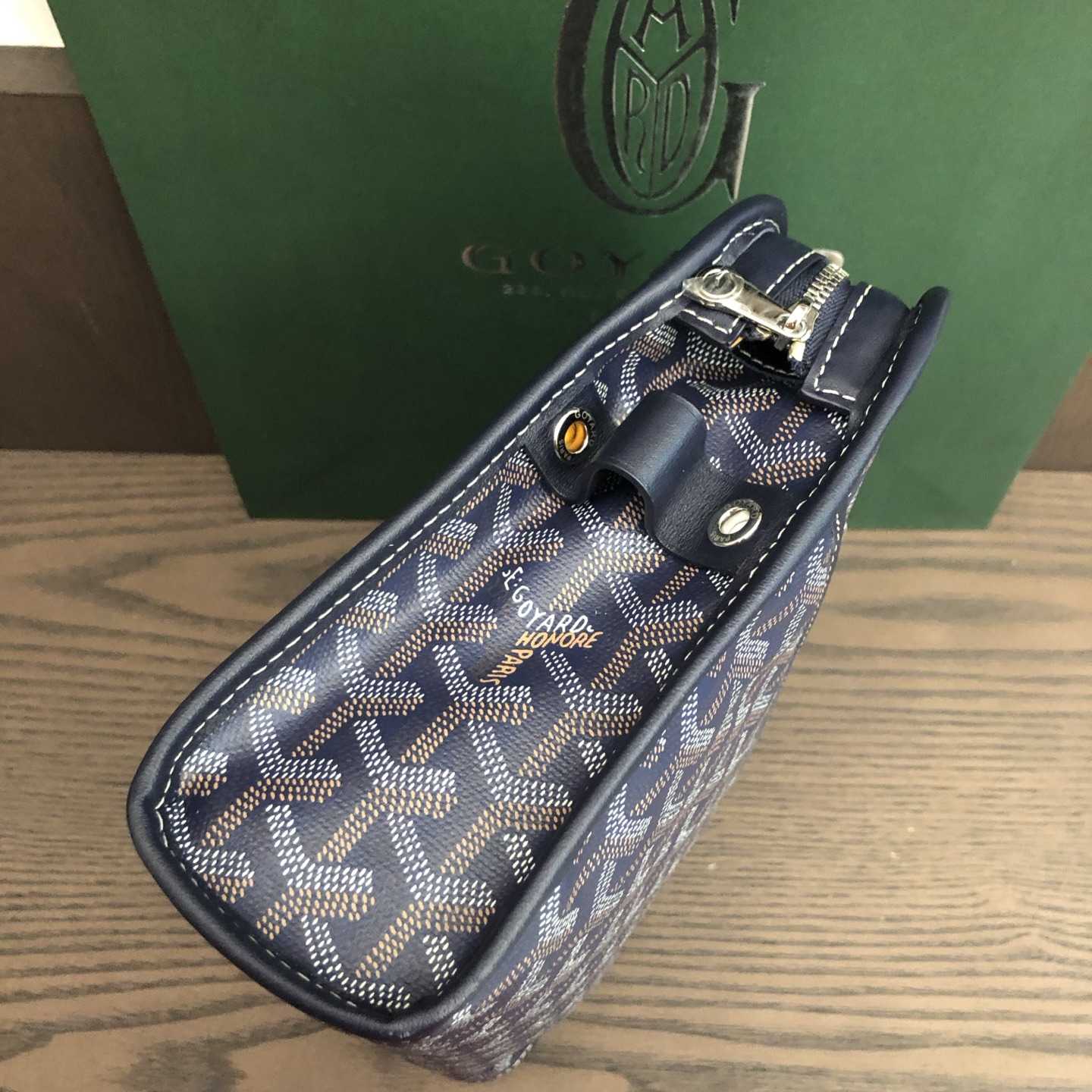 Goyard Jouvence MM Toiletry Bag - DesignerGu
