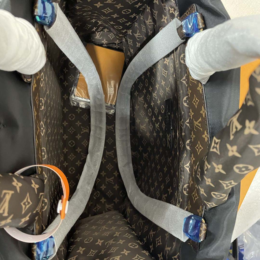 Louis Vuitton Monogram Giant Pillow OnTheGo MM   （41 x 34 x 19cm） - DesignerGu