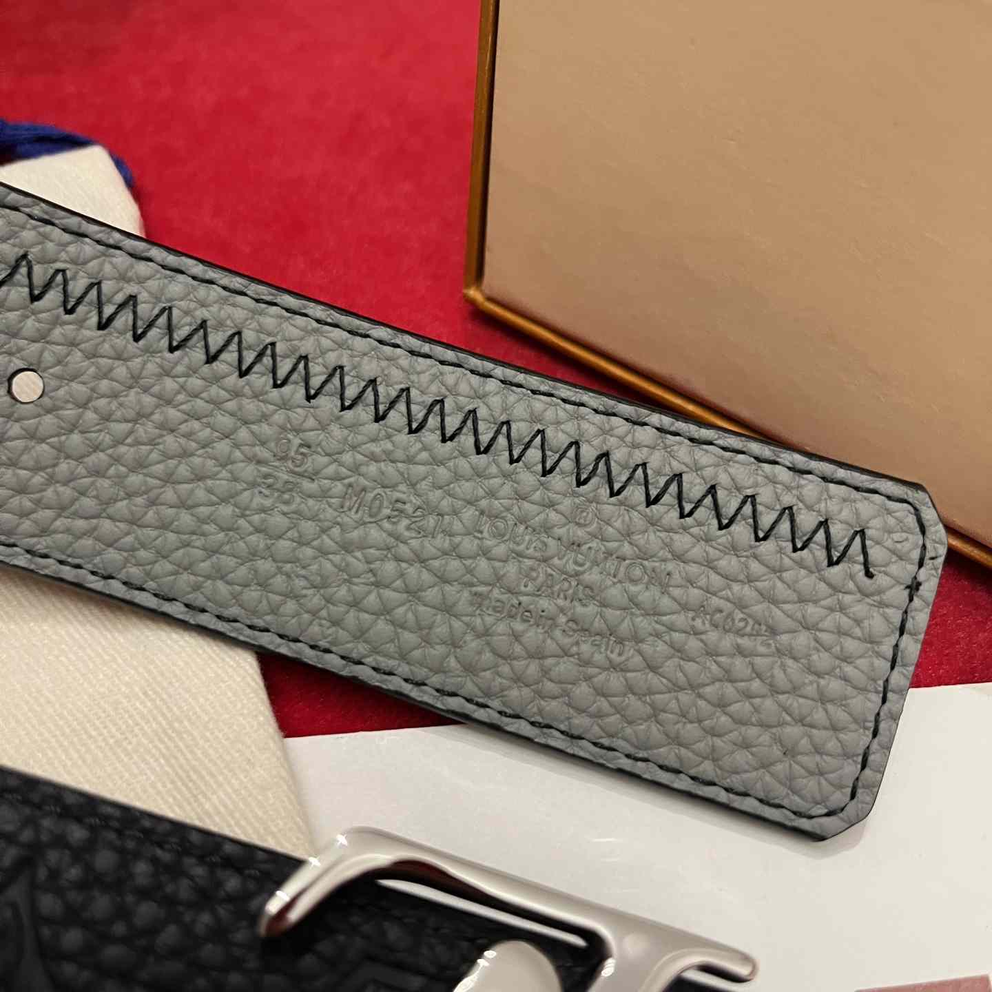 Louis Vuitton 40mm Reversible Belt  - DesignerGu