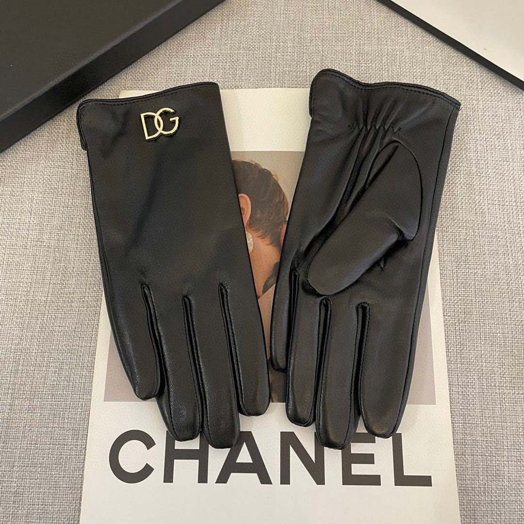 Dolce & Gabbana Women's Gloves  - DesignerGu