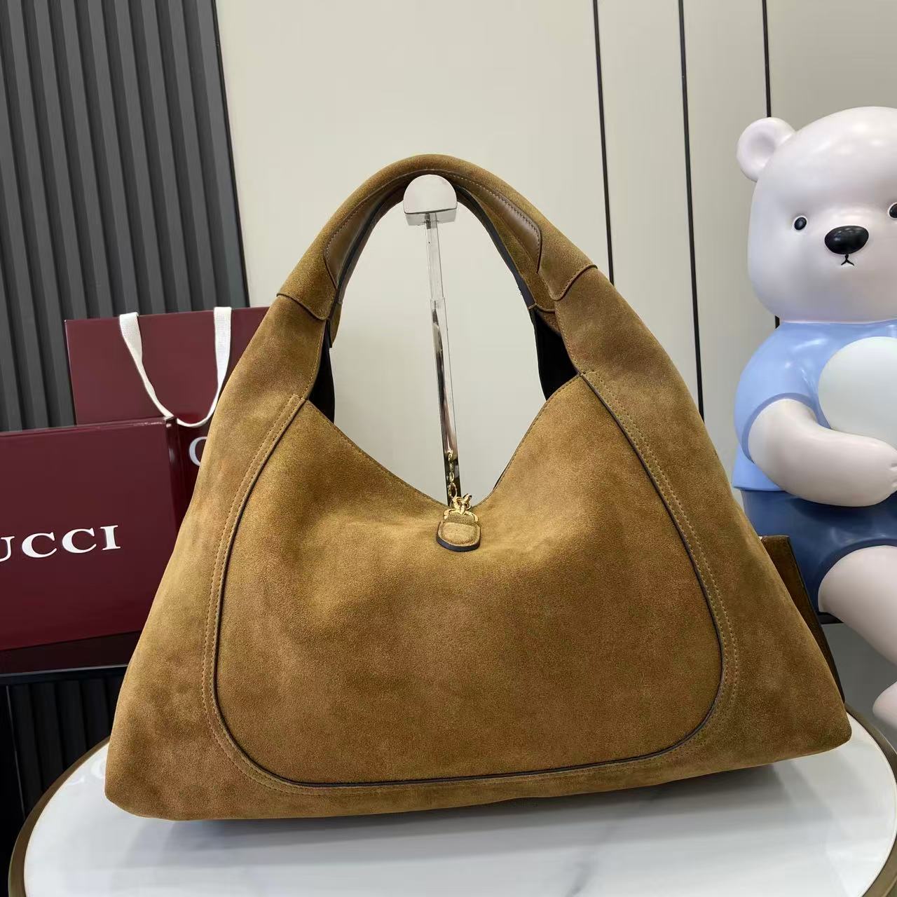 Gucci Softbit Maxi Shoulder Bag - DesignerGu