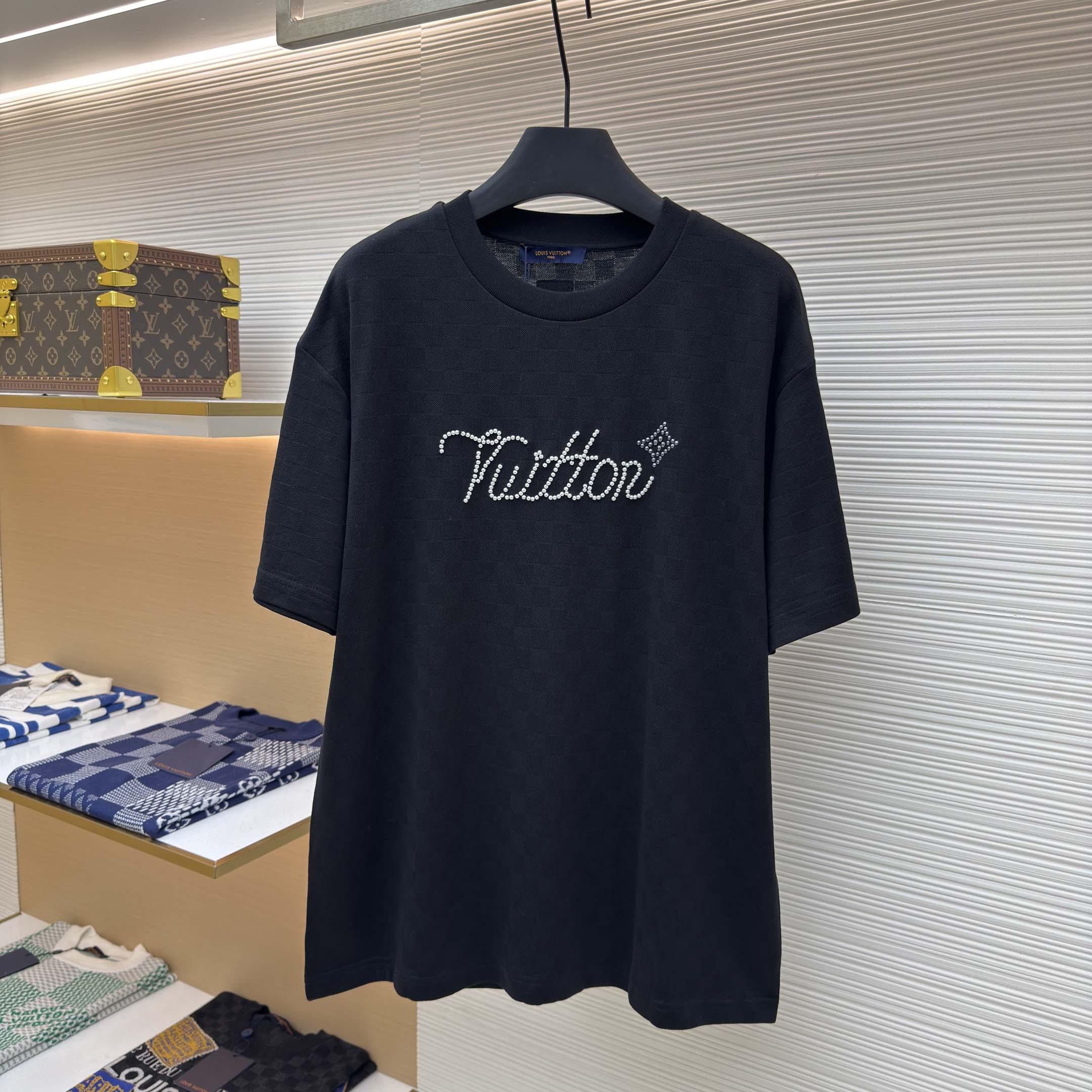 Louis Vuitton Signature Embellished T-Shirt   1AIMLZ - DesignerGu