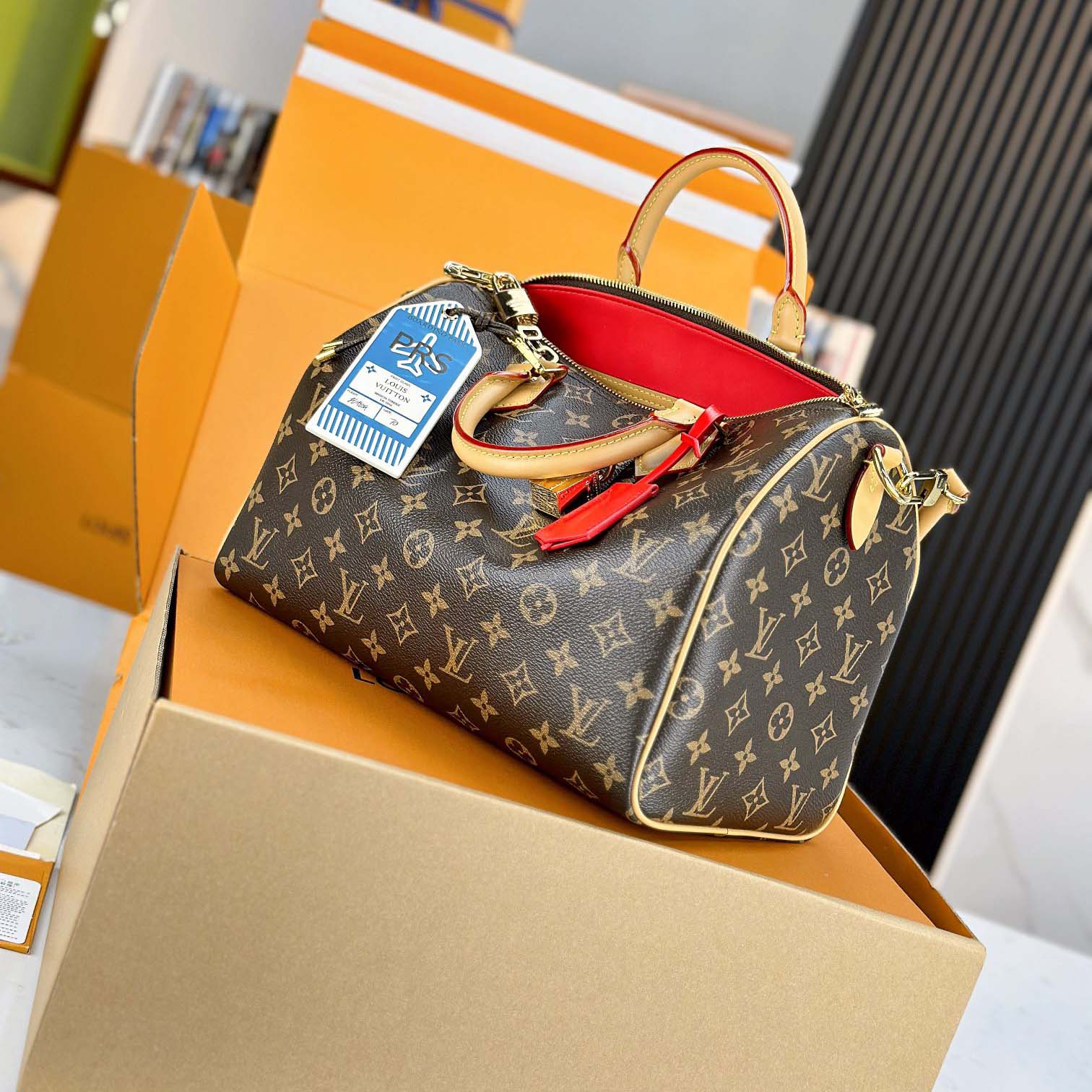 Louis Vuitton Speedy Soft 30 Crafty   M11945 - DesignerGu