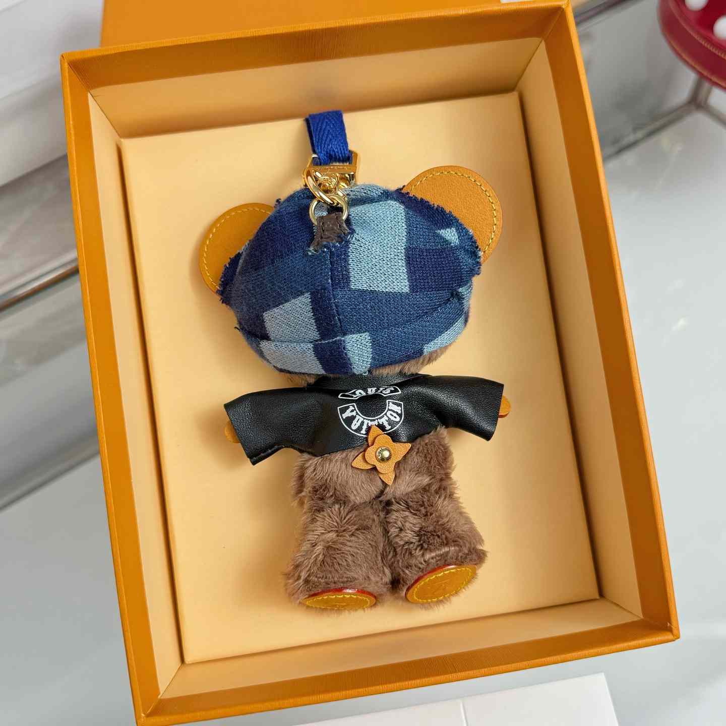 Louis Vuitton LV Louis Bear Bag Charm  M03206 - DesignerGu