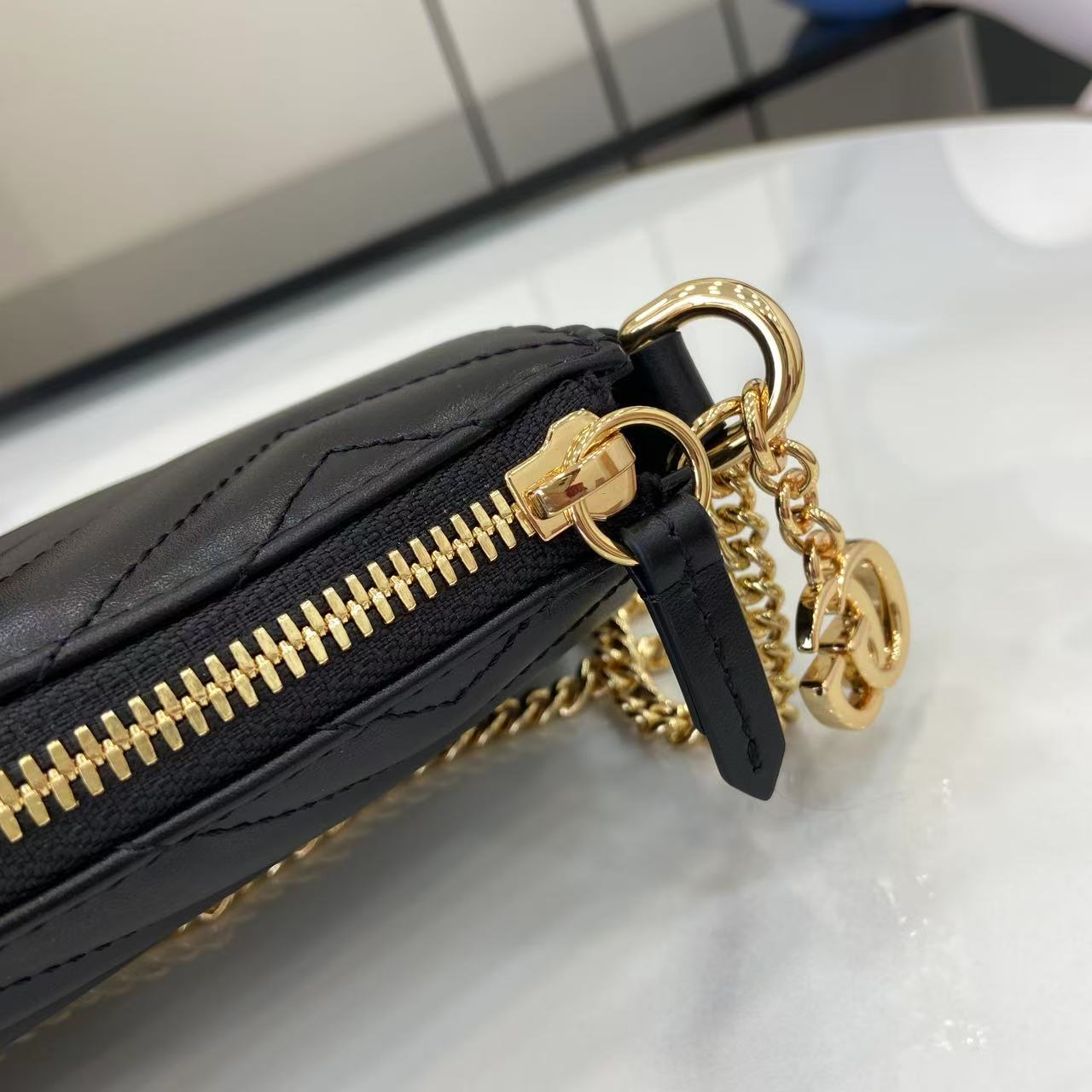 Gucci GG Marmont Small Shoulder Bag - DesignerGu
