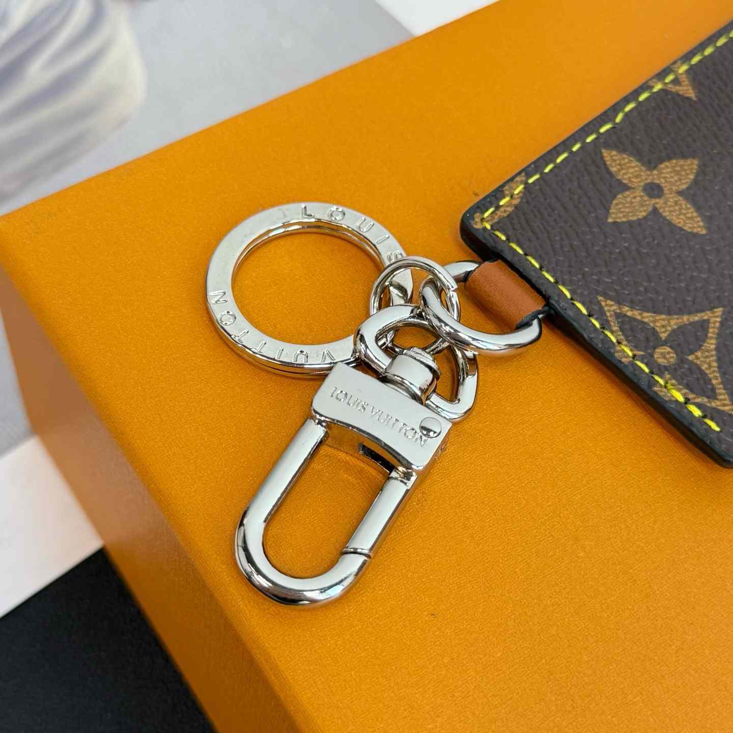 Louis Vuitton LV Chocolate Bar Figurine Key Holder And Bag Charm   M01478 - DesignerGu