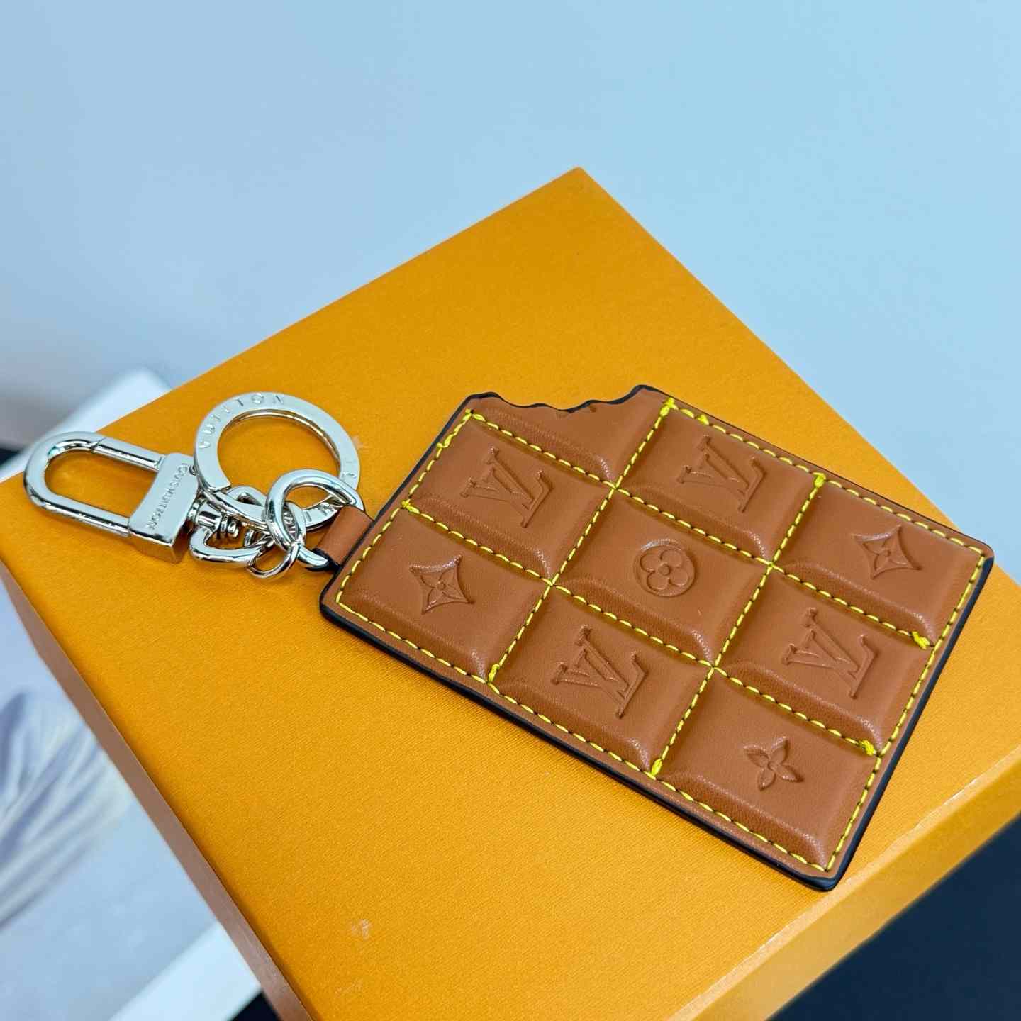 Louis Vuitton LV Chocolate Bar Figurine Key Holder And Bag Charm   M01478 - DesignerGu