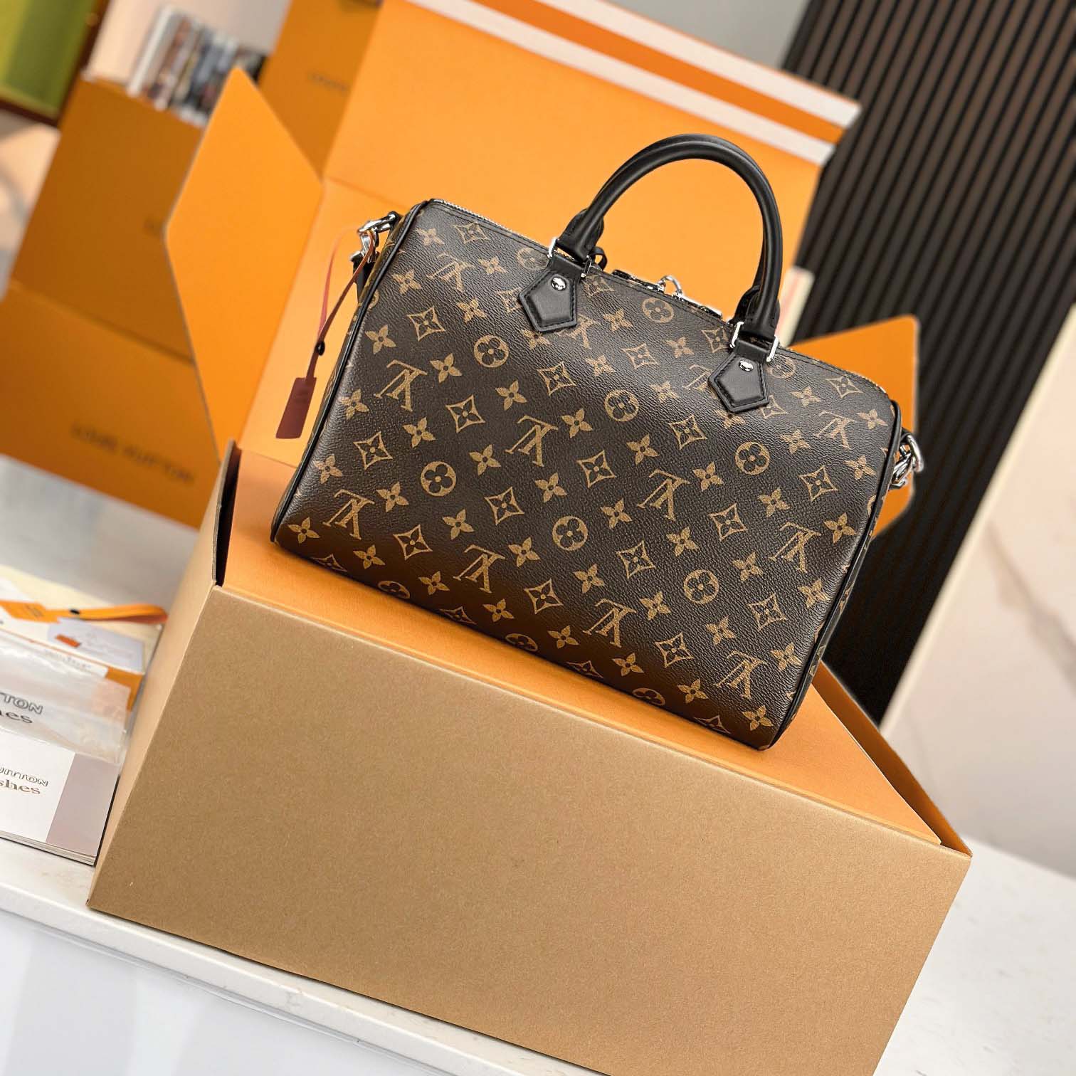 Louis Vuitton Speedy Soft 30 Dark   M12243 - DesignerGu