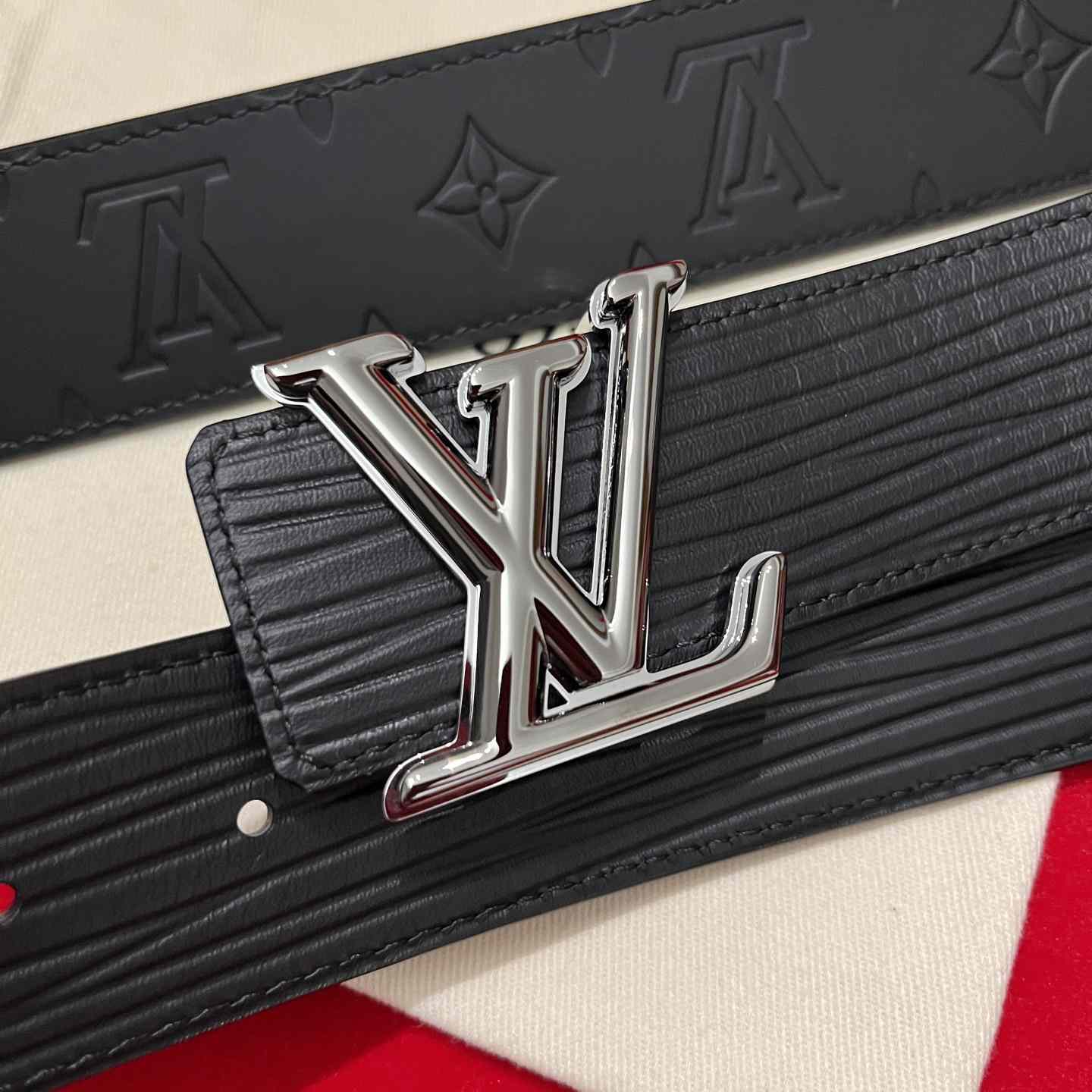 Louis Vuitton Reversible Belt  4cm - DesignerGu