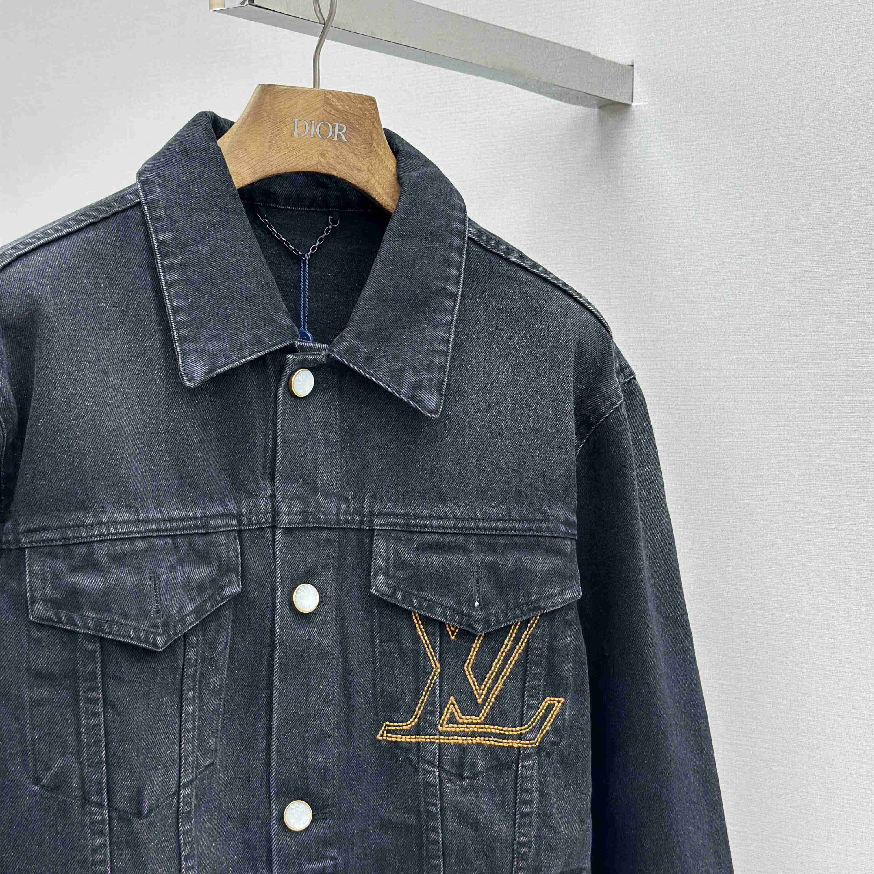 Louis Vuitton LV Denim Trucker Jacket   1AILKE - DesignerGu
