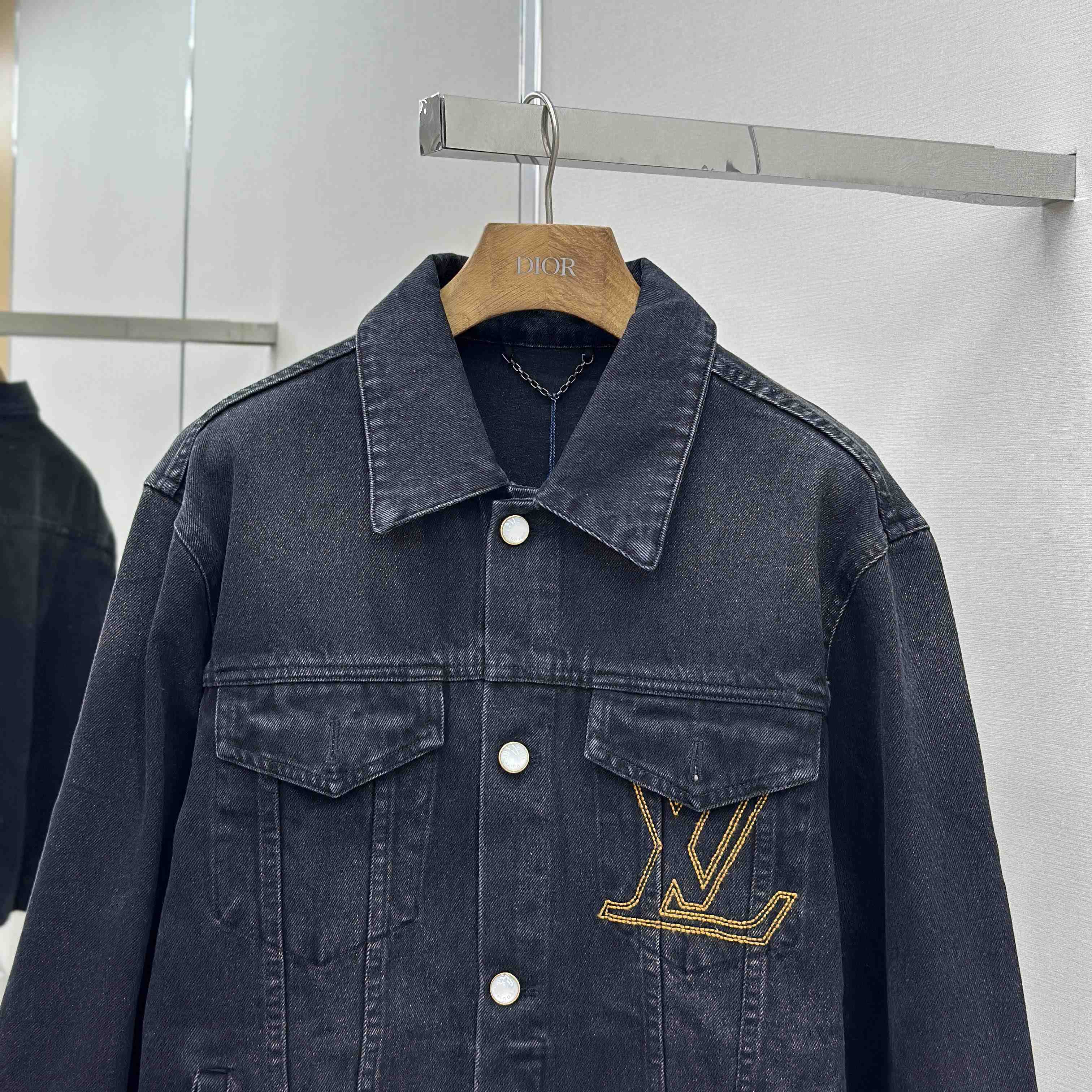 Louis Vuitton LV Denim Trucker Jacket   1AILKE - DesignerGu