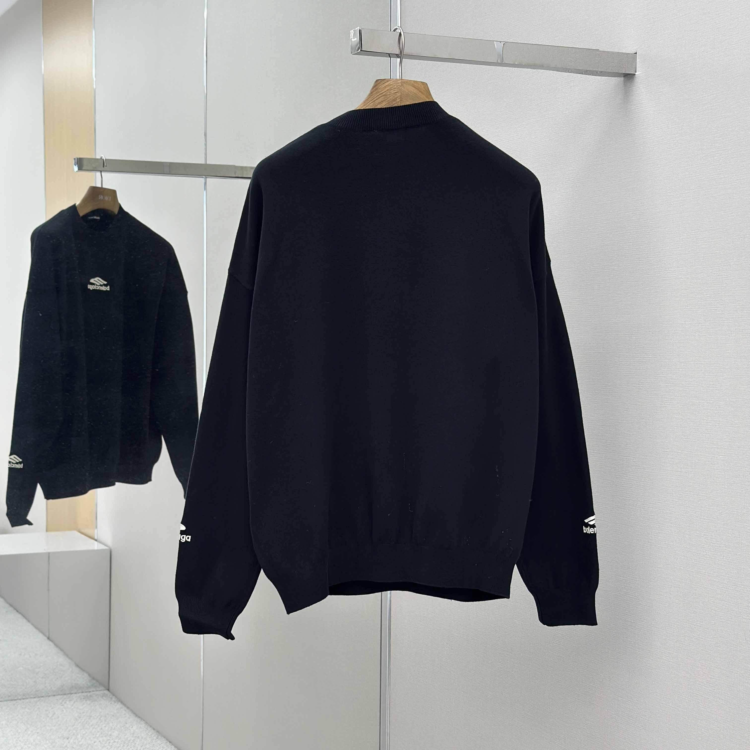 Balenciaga Ski Crewneck Sweater In Black - DesignerGu
