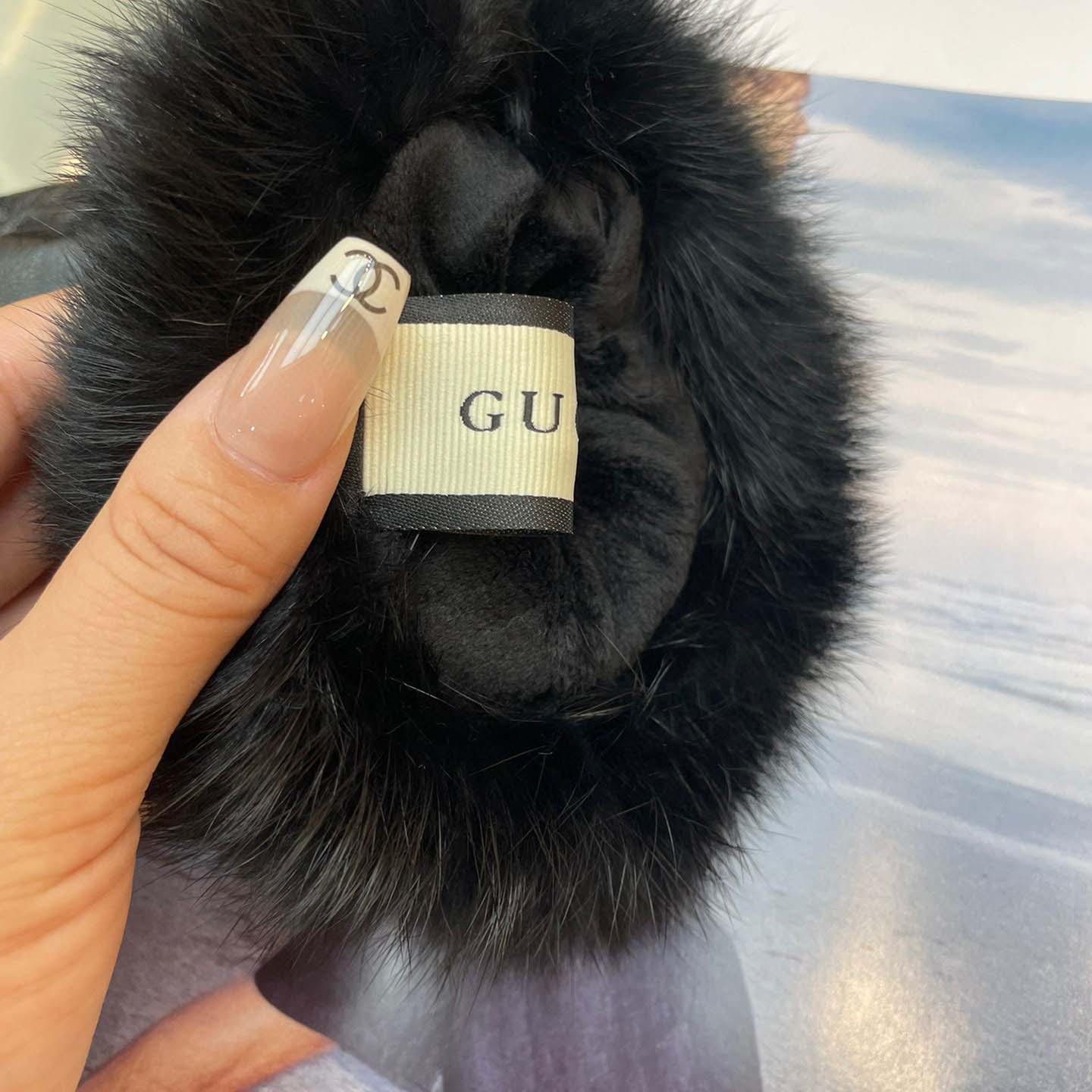 Gucci Women's Gloves - DesignerGu