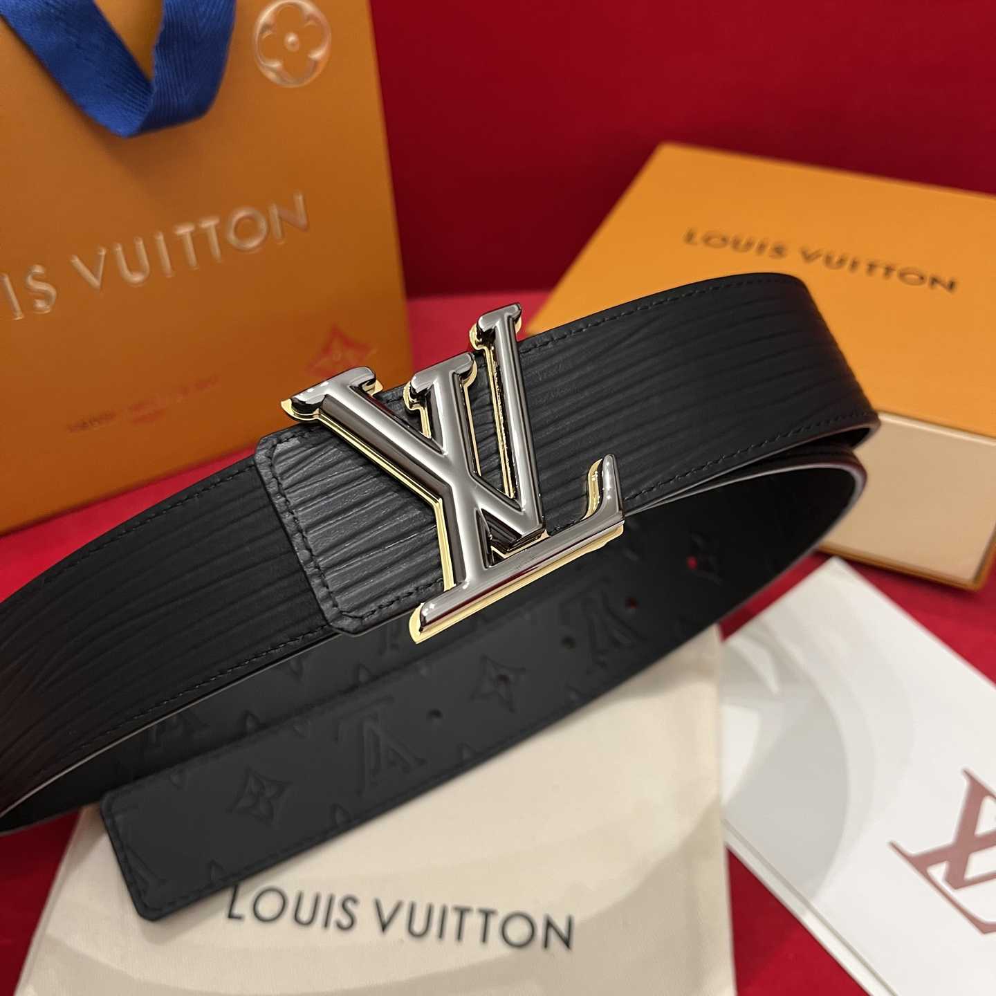 Louis Vuitton Reversible Belt  4cm - DesignerGu