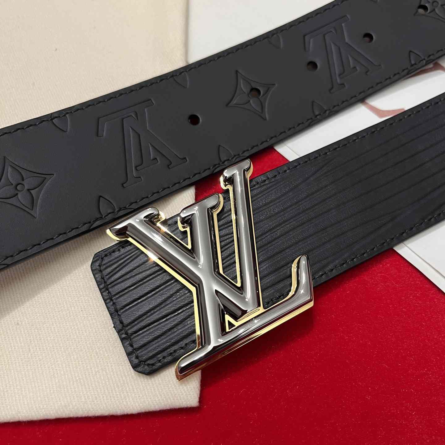 Louis Vuitton Reversible Belt  4cm - DesignerGu