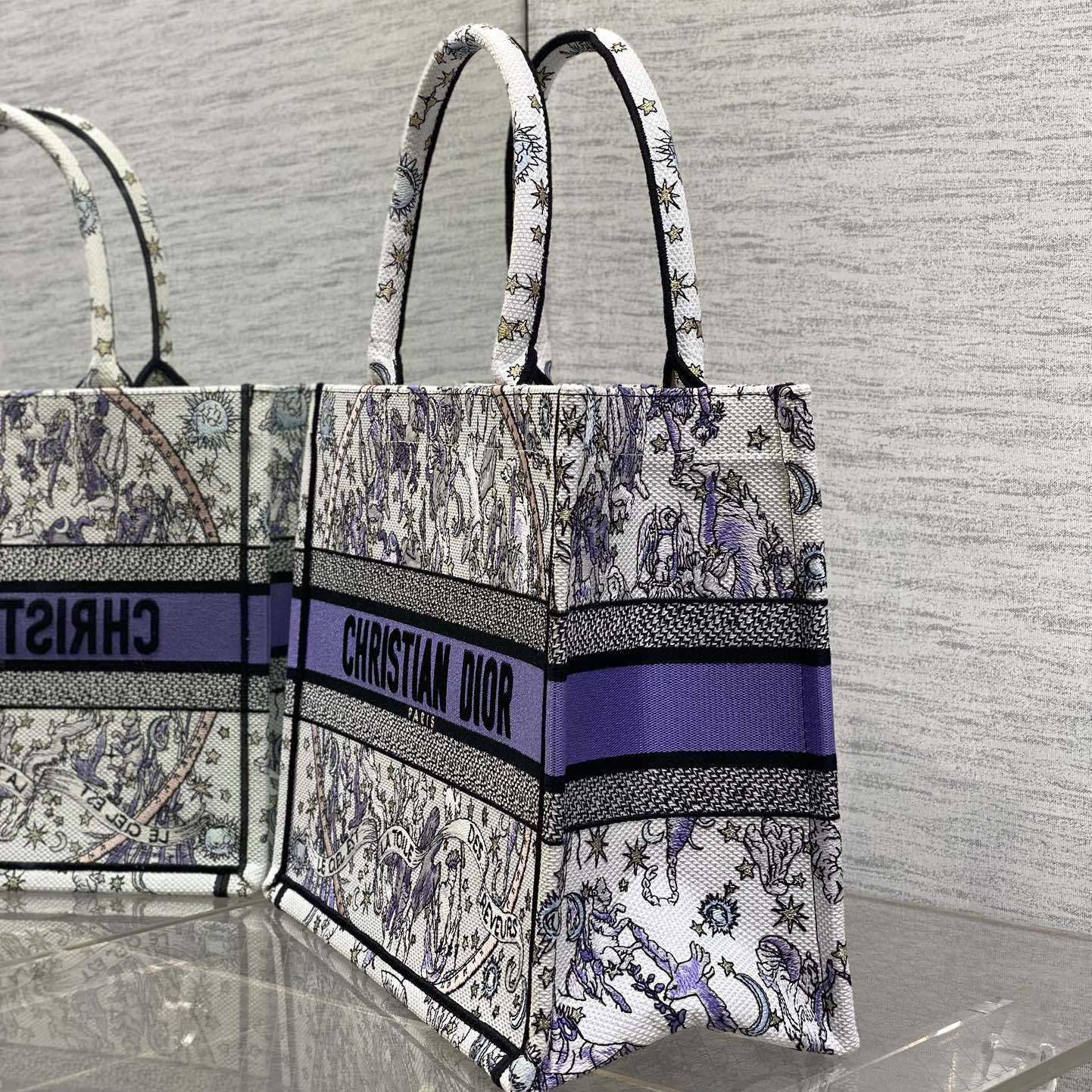 Dior Lucky Medium Dior Book Tote - DesignerGu